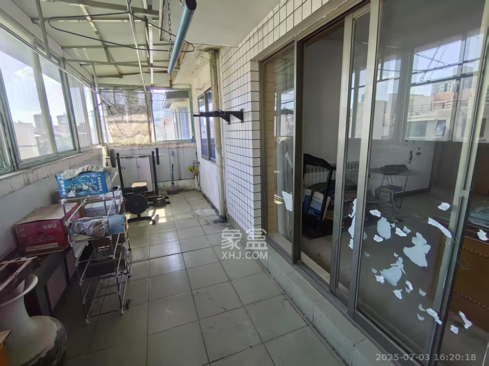 东南明苑 5室2厅2卫 2500.0元/月 东南明苑 5室2厅2卫 2500.0元/月室内图