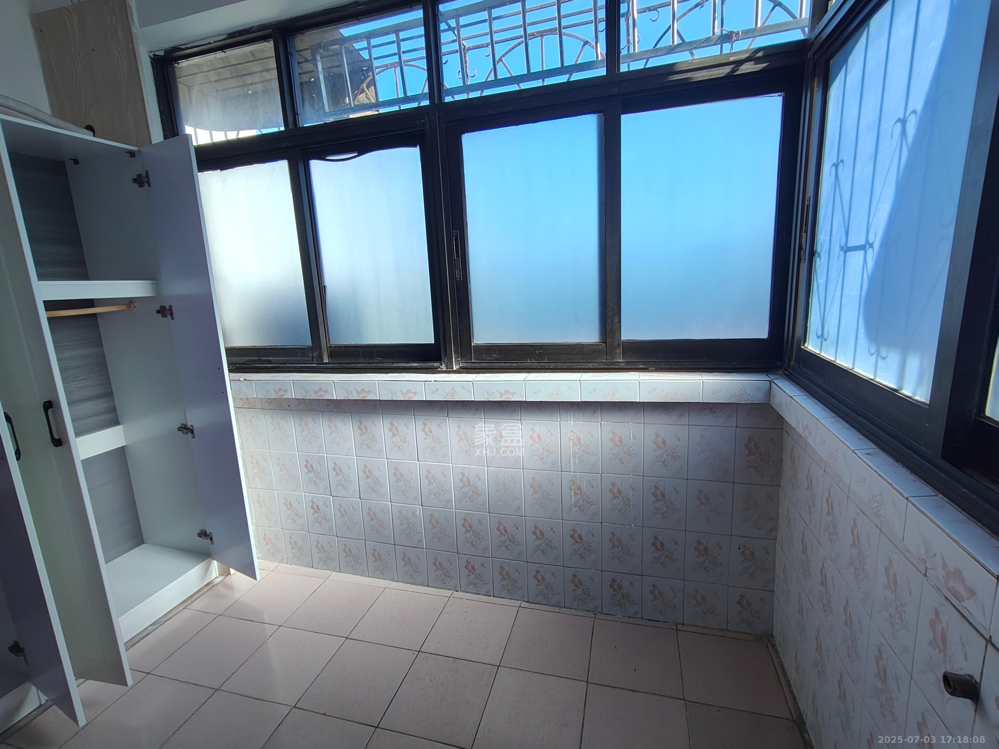 中建五局信和苑三区 2室1厅1卫 900.0元/月 中建五局信和苑三区 2室1厅1卫 900.0元/月室内图