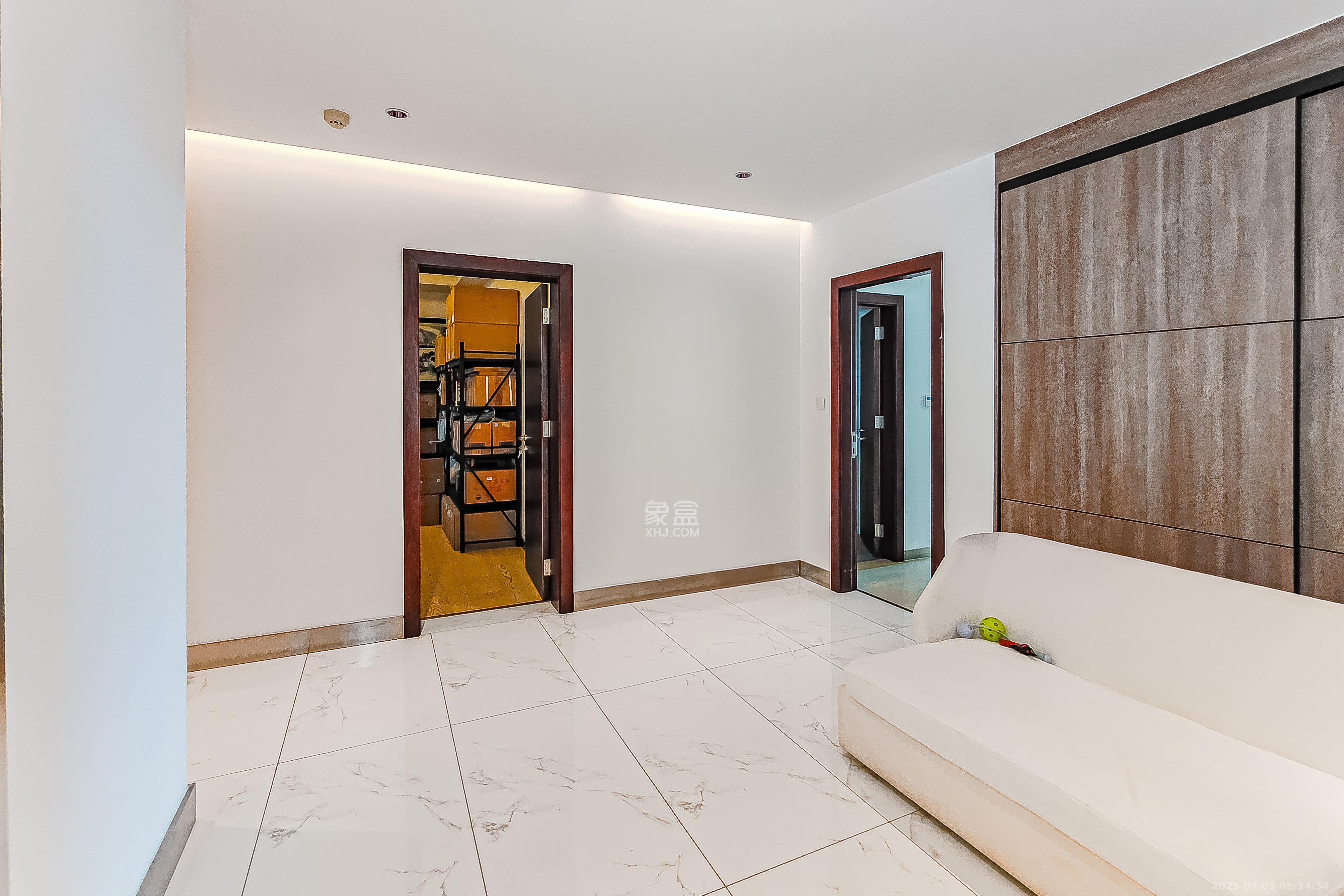 保利国际广场 4室2厅3卫 780.0万 保利国际广场 4室2厅3卫 780.0万卧室