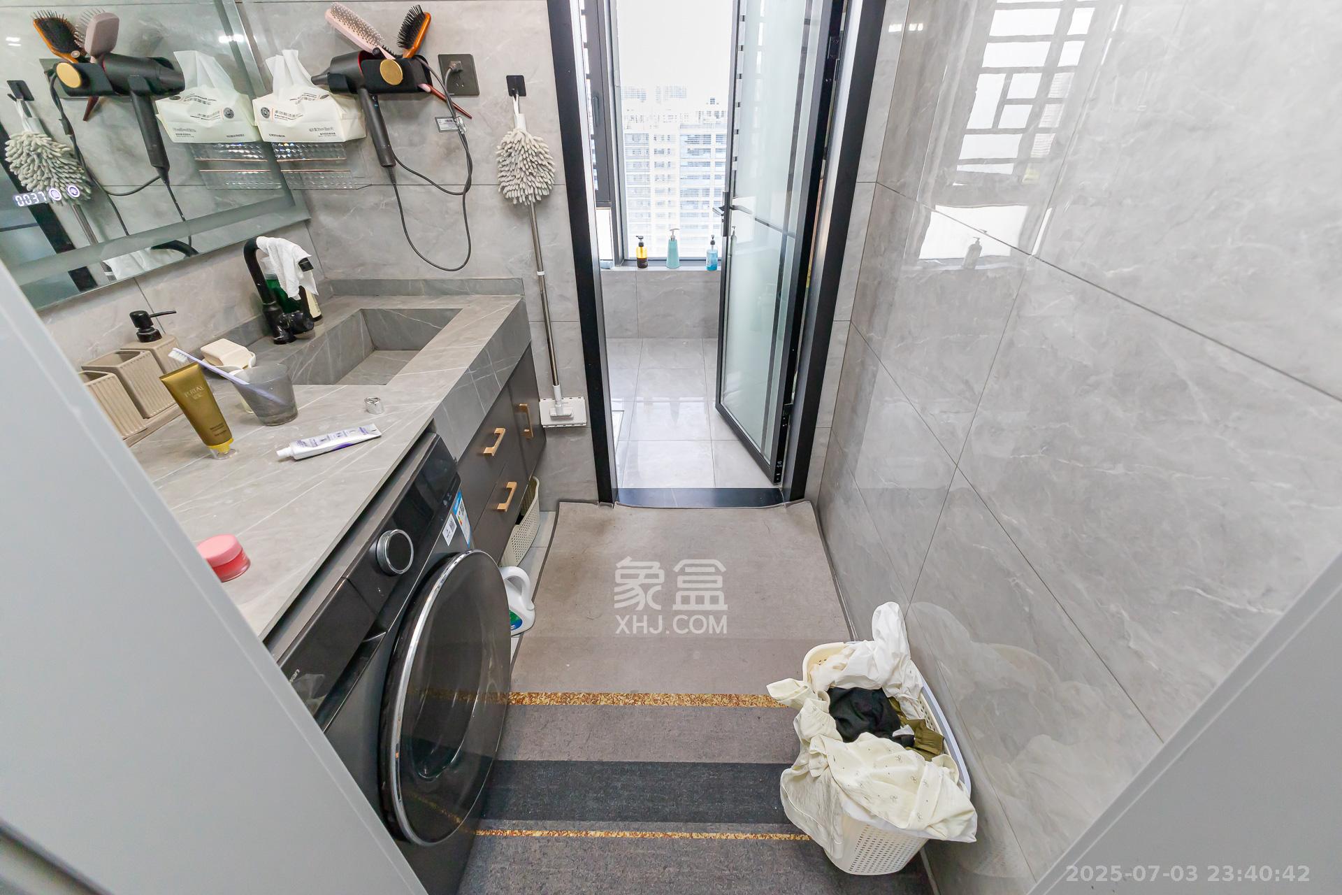 勤诚达新界 4室2厅2卫 98.0万 勤诚达新界 4室2厅2卫 98.0万卫生间