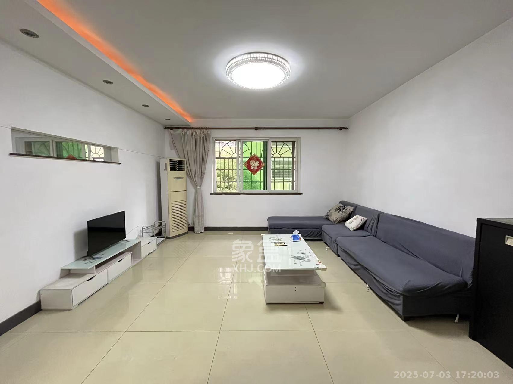 恩瑞麓山名园(龙王港小区) 3室2厅2卫 2500.0元/月 恩瑞麓山名园(龙王港小区) 3室2厅2卫 2500.0元/月室内图