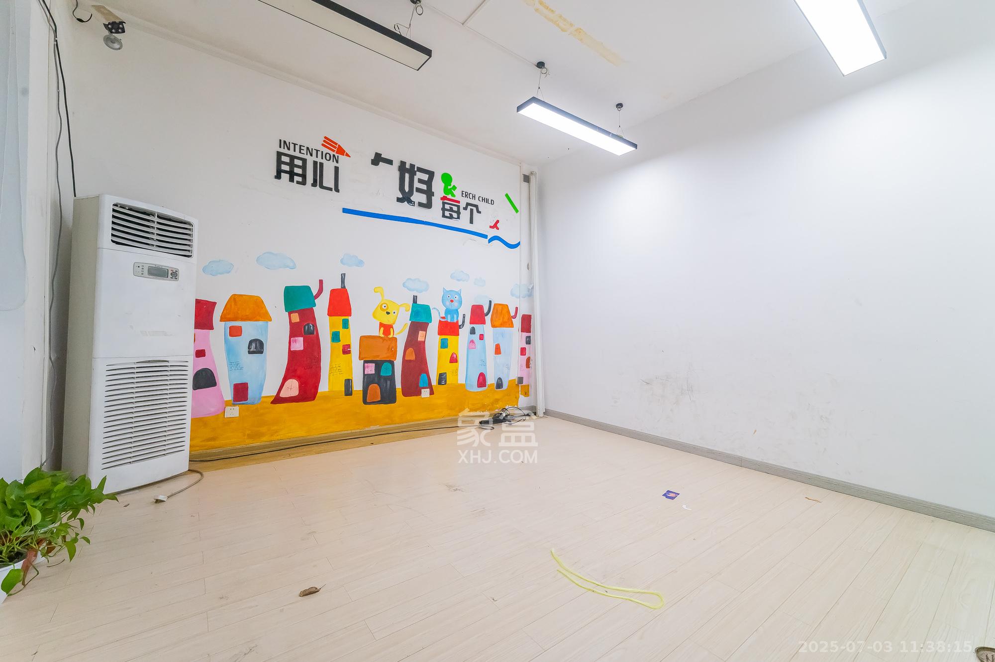 恒基凯旋门一二期  4室2厅2卫   260.00万其他
