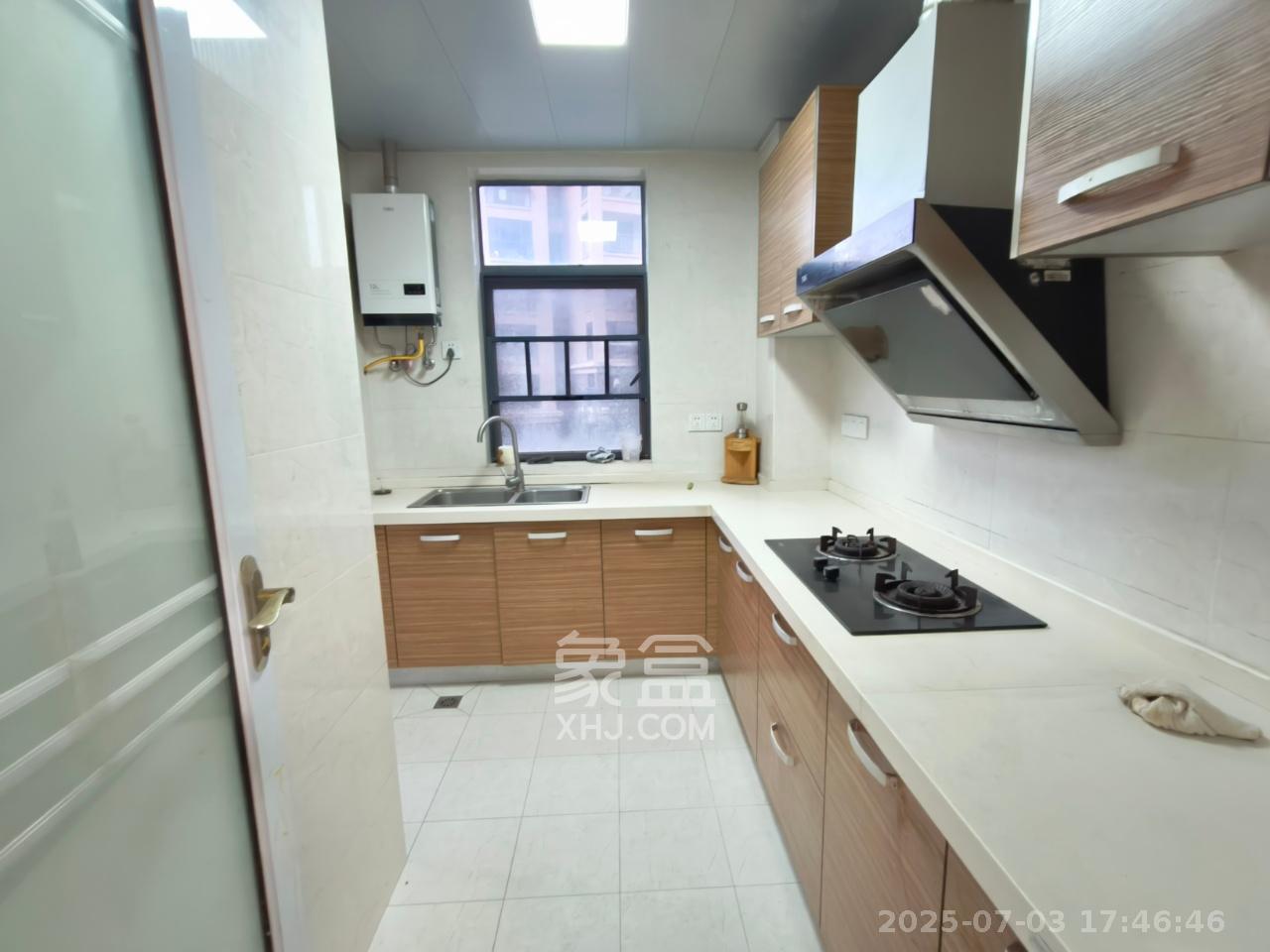 和美星城 3室2厅2卫 2300.0元/月 和美星城 3室2厅2卫 2300.0元/月室内图