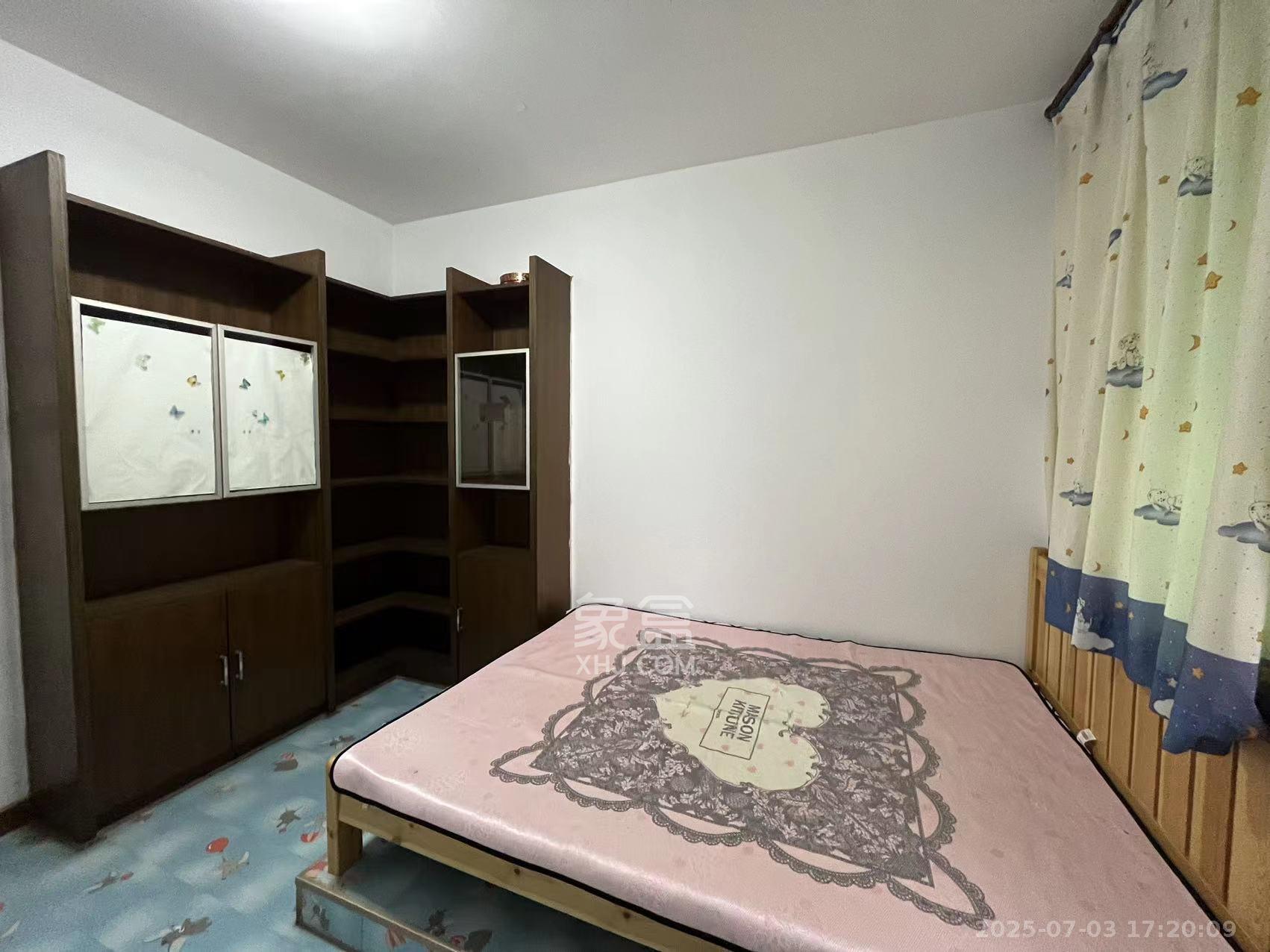 恩瑞麓山名园(龙王港小区) 3室2厅2卫 2500.0元/月 恩瑞麓山名园(龙王港小区) 3室2厅2卫 2500.0元/月室内图