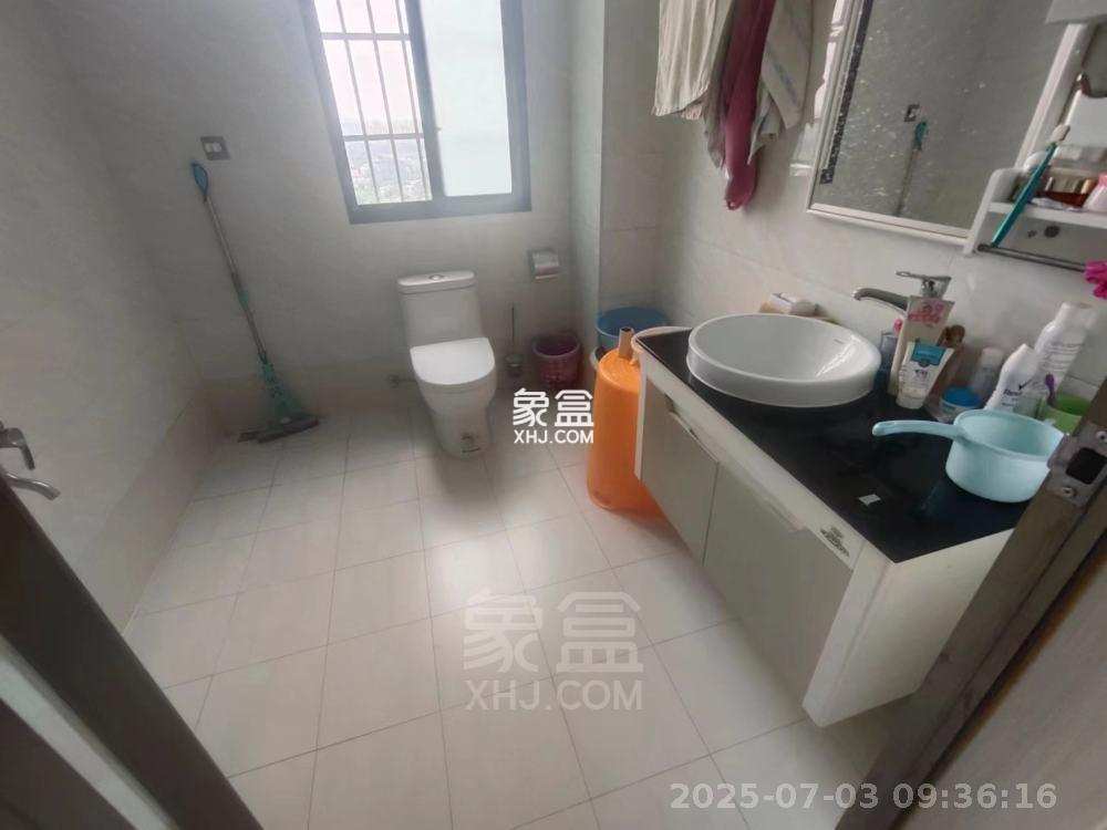 莱茵小镇 3室2厅2卫 1600.0元/月 莱茵小镇 3室2厅2卫 1600.0元/月室内图