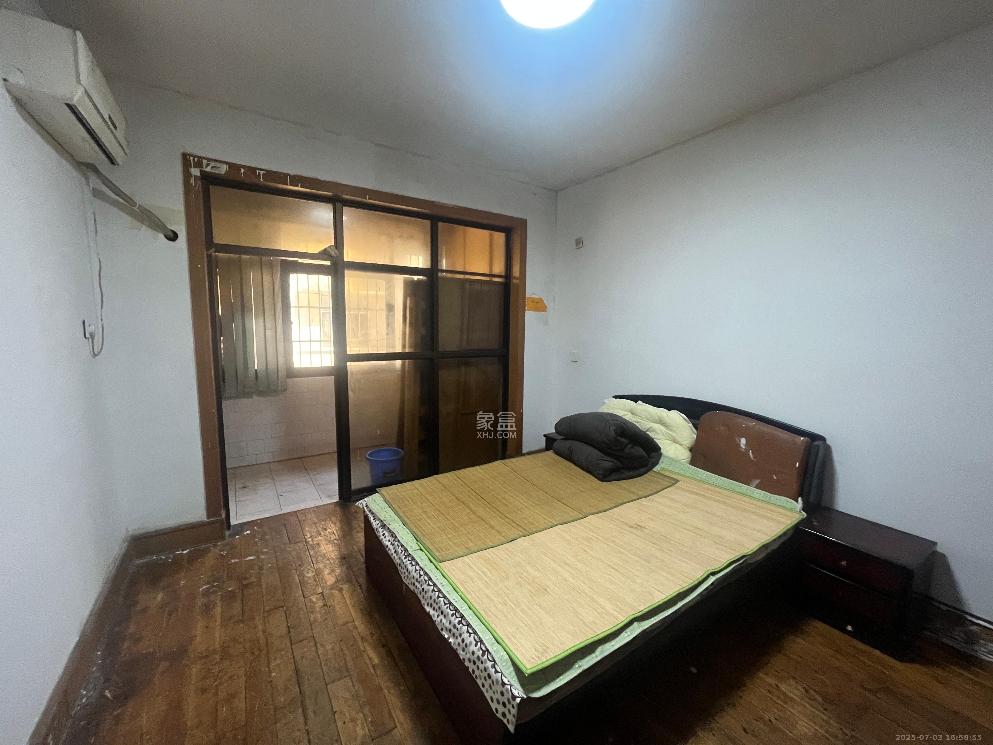环城堤综合楼（产权如意街综合楼）  1室0厅0卫   2100.00元/月室内图