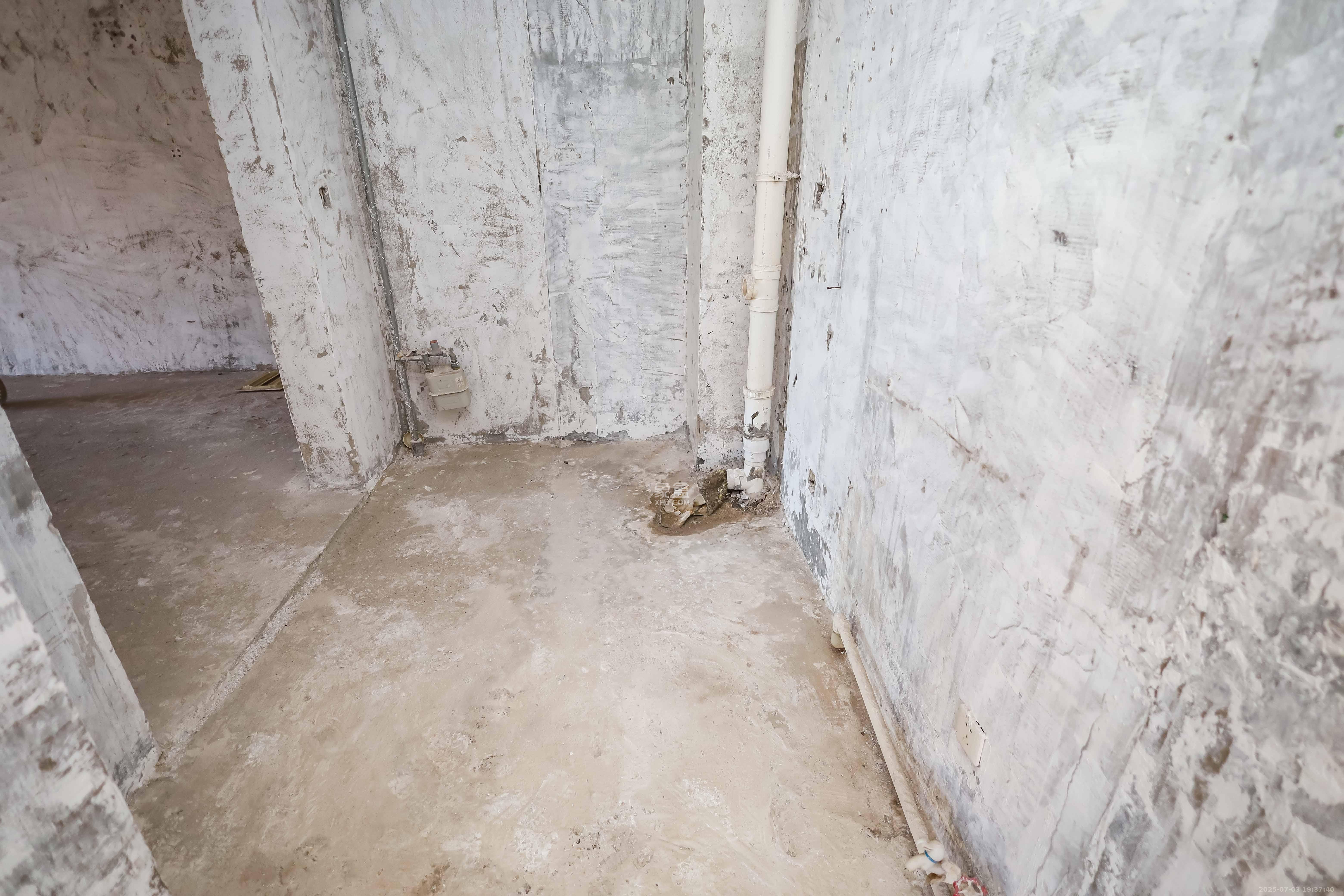 保利麓谷林语C区 3室2厅1卫 80.0万 保利麓谷林语C区 3室2厅1卫 80.0万厨房