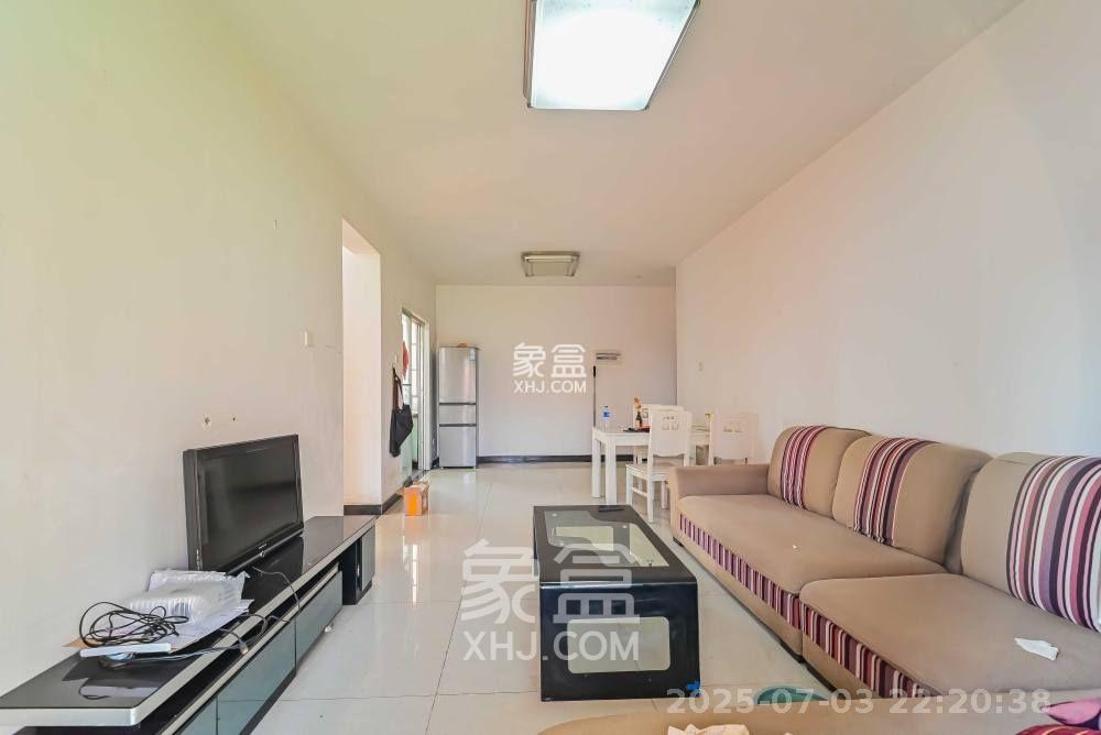 中城丽景香山园  1室2厅1卫   2200.00元/月室内图