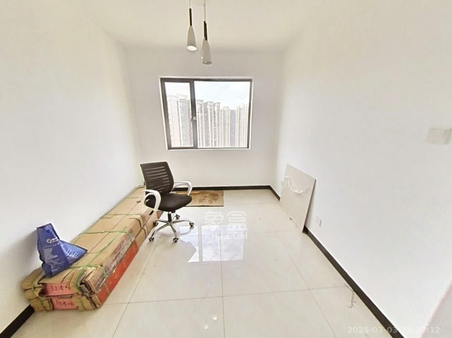 和泓梅溪四季 4室2厅2卫 3700.0元/月 和泓梅溪四季 4室2厅2卫 3700.0元/月室内图