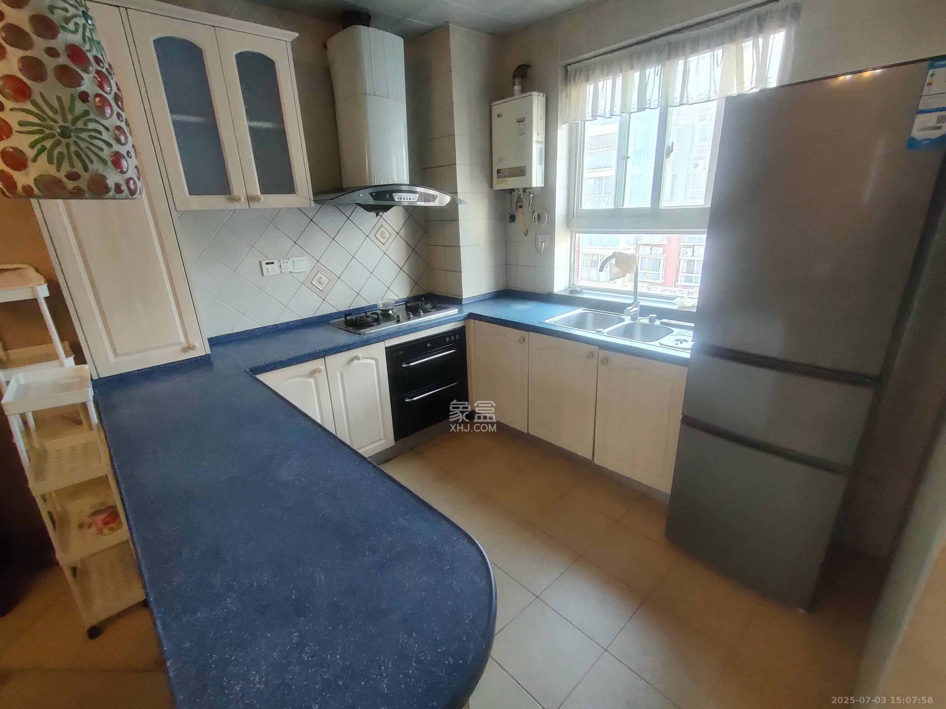 鸿景雅苑 3室2厅2卫 3600.0元/月 鸿景雅苑 3室2厅2卫 3600.0元/月室内图