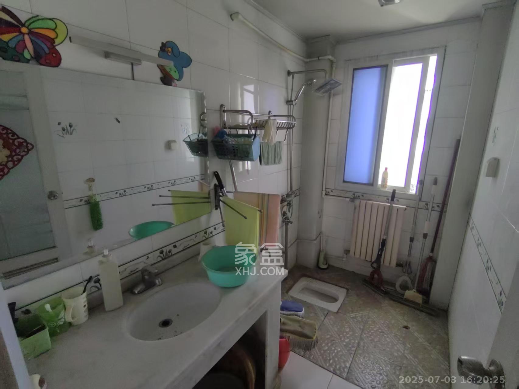 东南明苑 5室2厅2卫 2500.0元/月 东南明苑 5室2厅2卫 2500.0元/月室内图