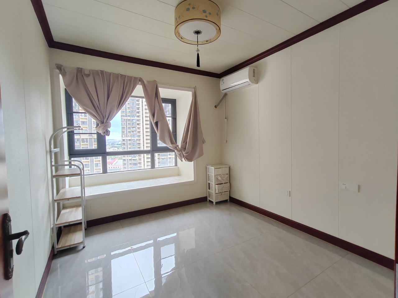 万达广场骏豪仕家(万达公馆) 4室2厅2卫 189.0万 万达广场骏豪仕家(万达公馆) 4室2厅2卫 189.0万室内图