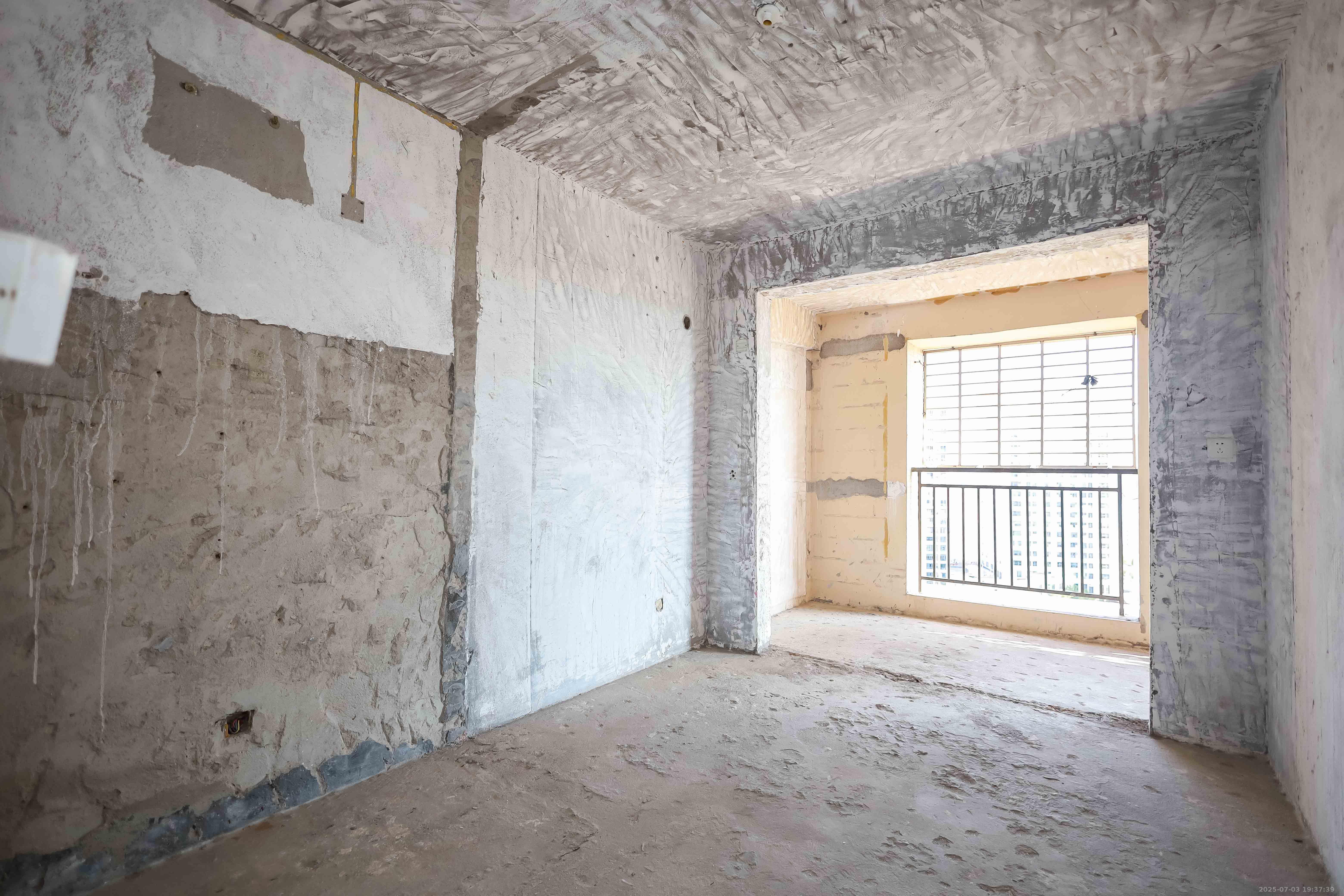 保利麓谷林语C区 3室2厅1卫 80.0万 保利麓谷林语C区 3室2厅1卫 80.0万卧室