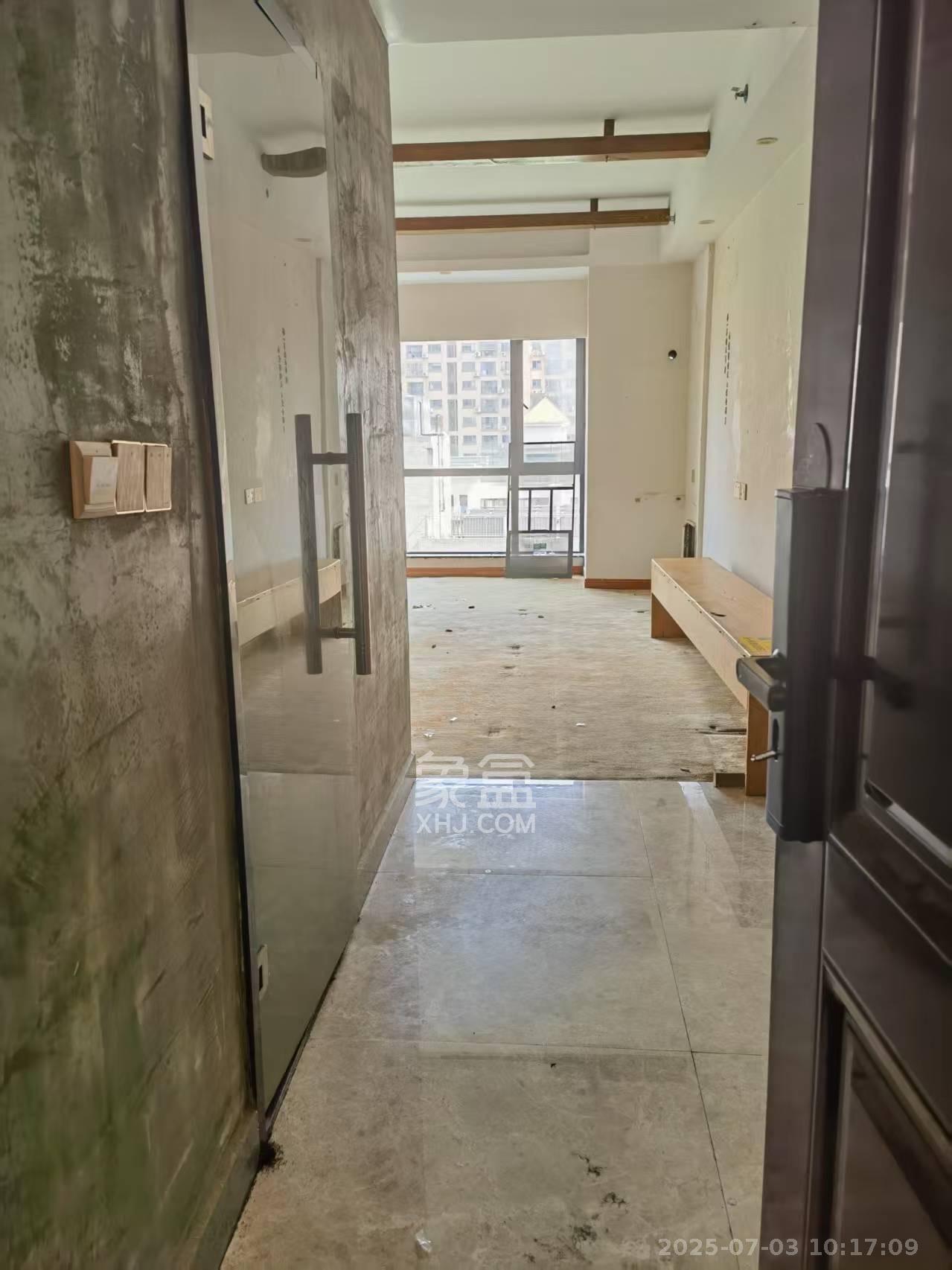 旭辉国际广场(永升商业广场)  1室1厅1卫    6600.0元/月 旭辉国际广场(永升商业广场)  1室1厅1卫    6600.0元/月室内图