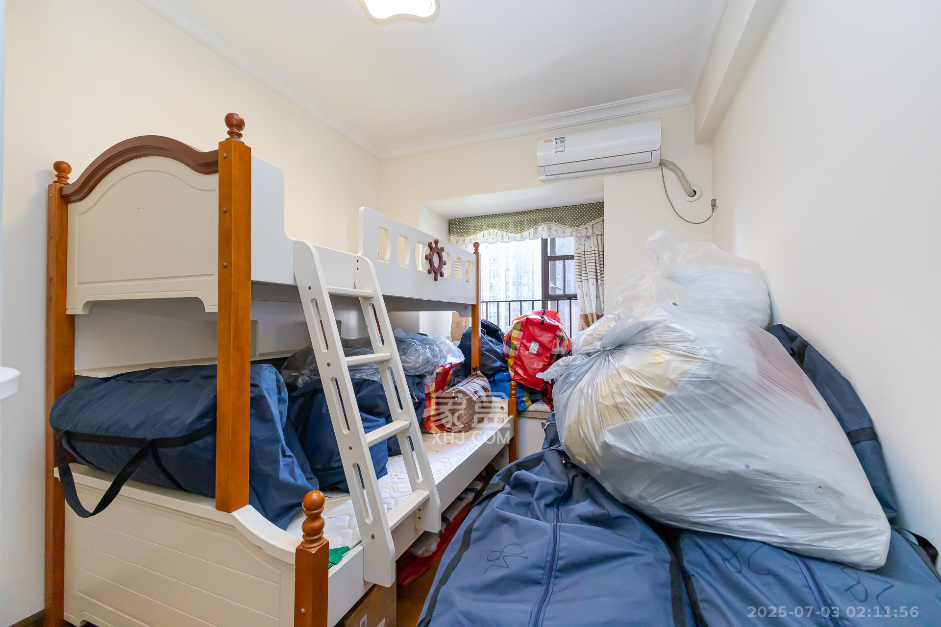 时代倾城一期 1室2厅1卫 85.0万 时代倾城一期 1室2厅1卫 85.0万卧室