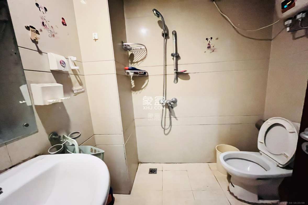 标志商务中心  1室1厅1卫    1300.0元/月 标志商务中心  1室1厅1卫    1300.0元/月室内图