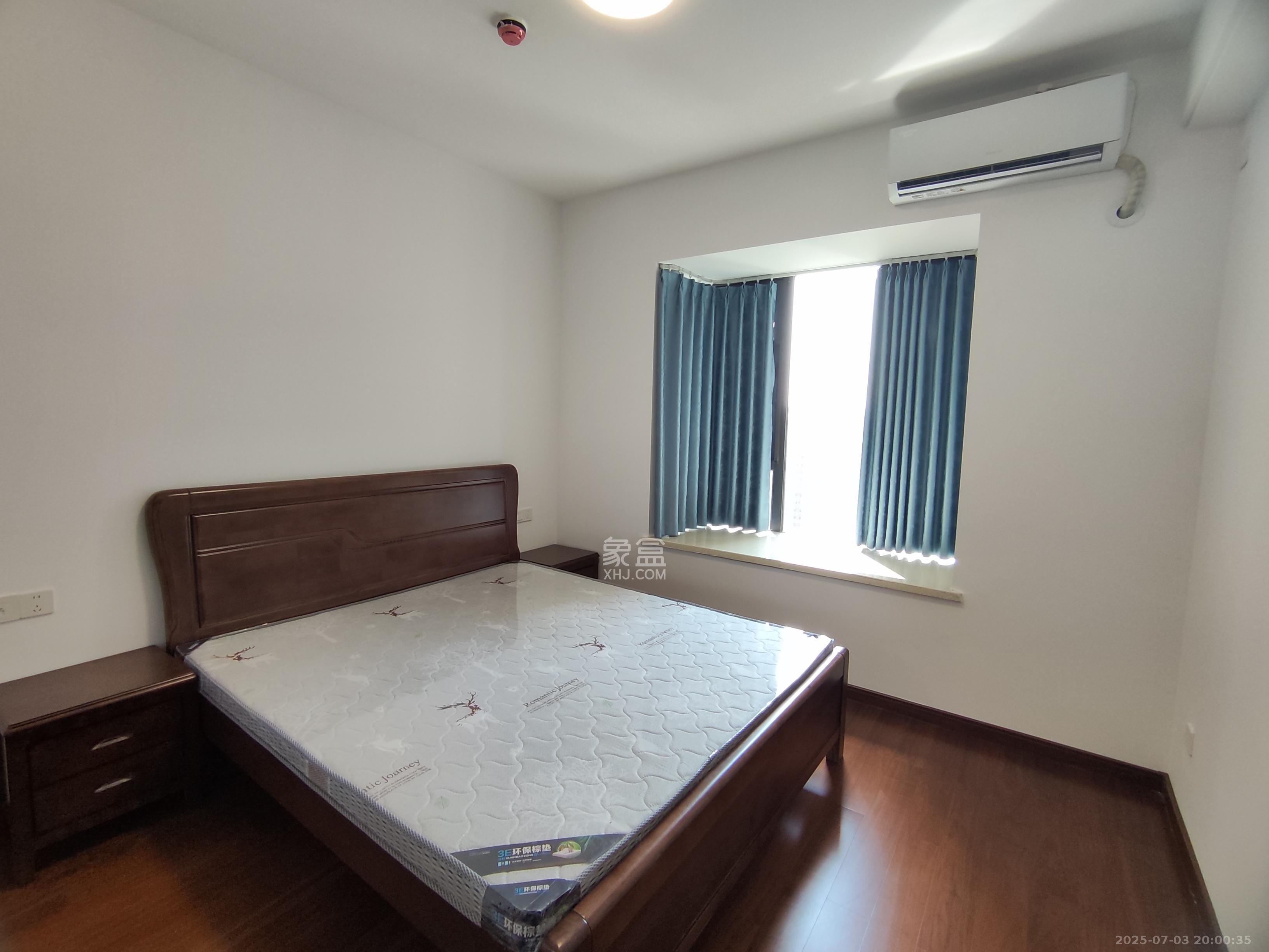 万润滨江天著  4室2厅2卫    3500.0元/月室内图