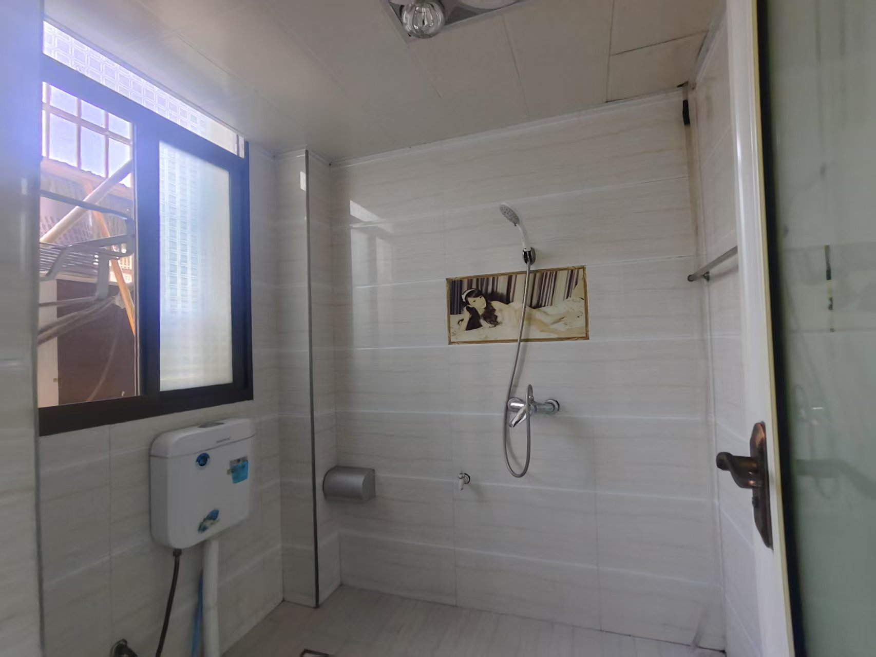 明月小区 3室2厅2卫 1180.0元/月 明月小区 3室2厅2卫 1180.0元/月室内图