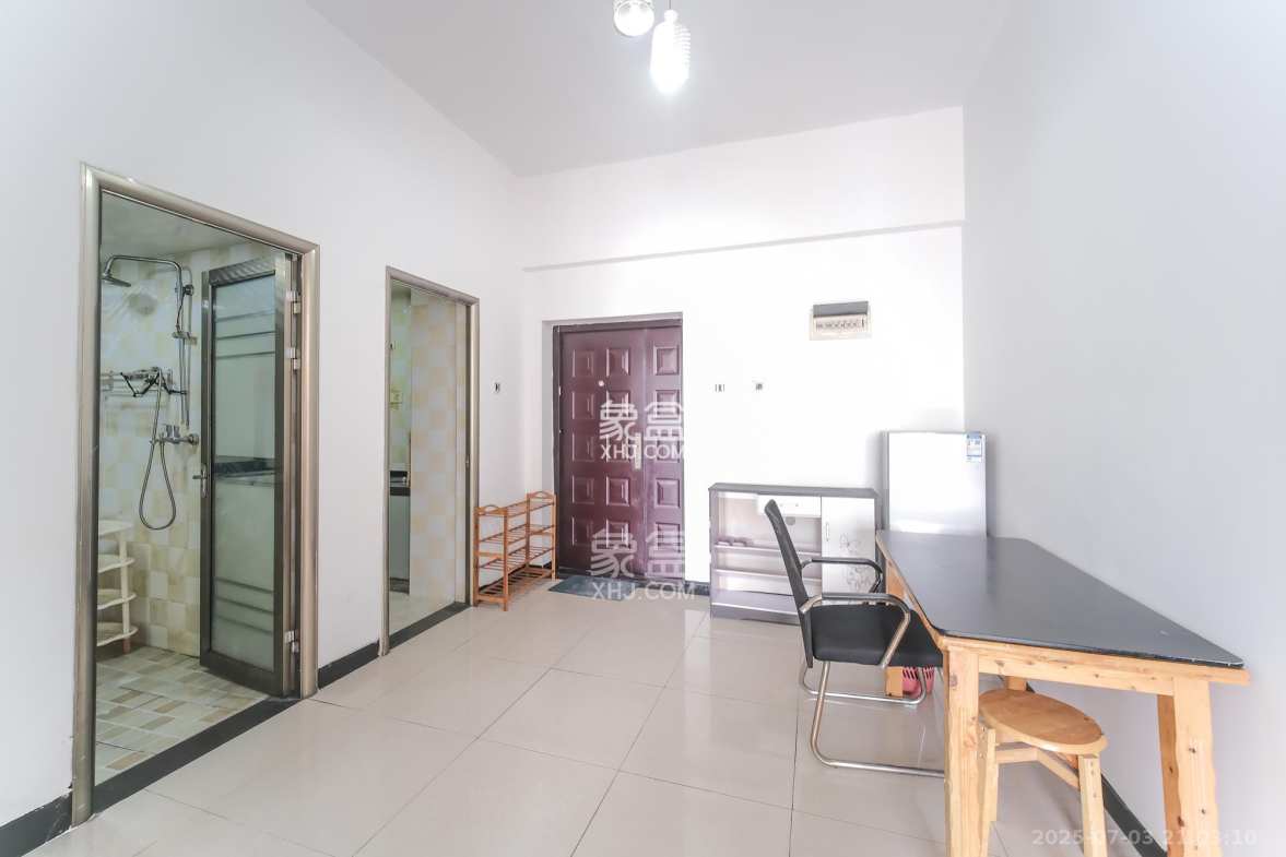 红树湾 2室2厅1卫 43.8万 红树湾 2室2厅1卫 43.8万客厅