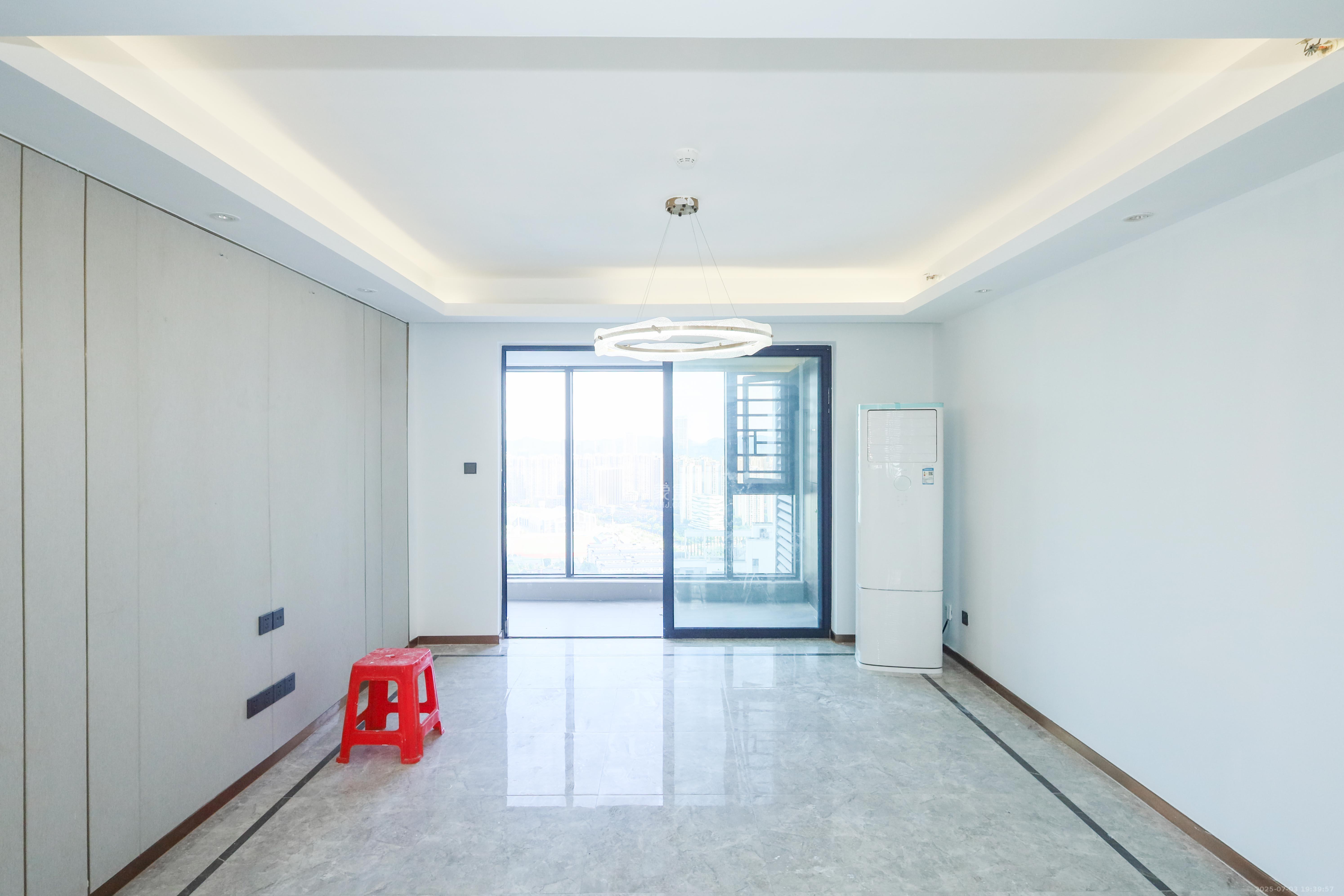 梅溪悦章  4室2厅2卫    156.0万 梅溪悦章  4室2厅2卫    156.0万客厅