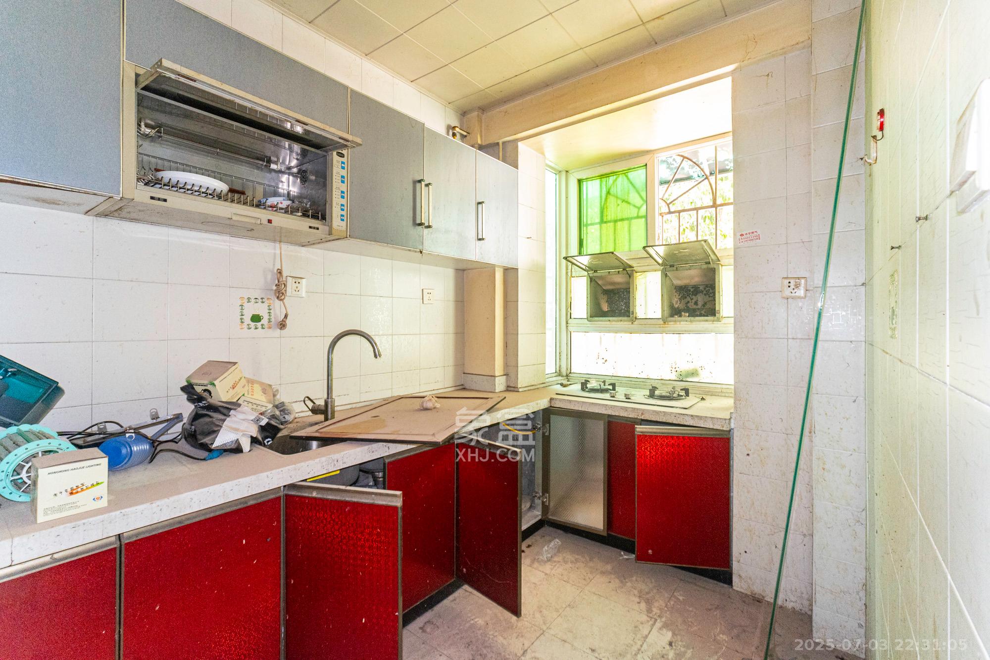 农行金穗小区(农行金穗家园)  4室2厅2卫    79.8万 农行金穗小区(农行金穗家园)  4室2厅2卫    79.8万厨房