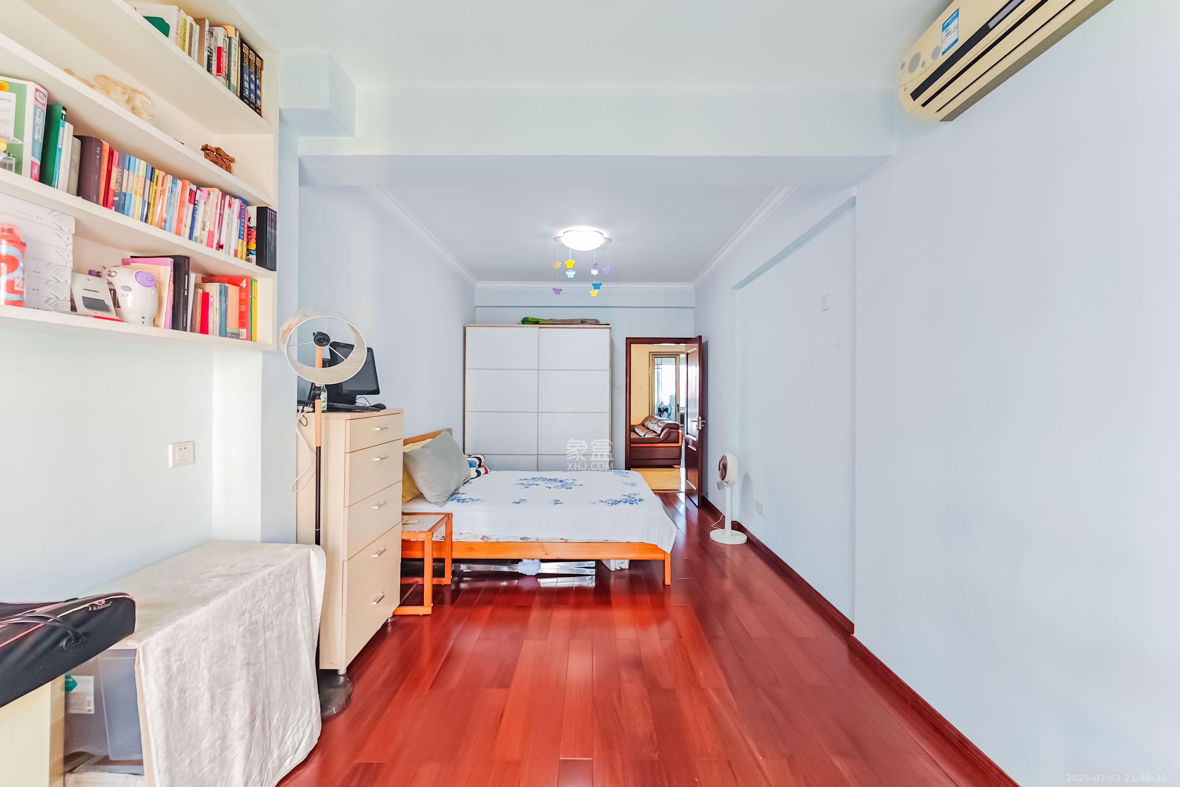 中城丽景香山园 3室2厅2卫 128.80万 中城丽景香山园 3室2厅2卫 128.80万卧室