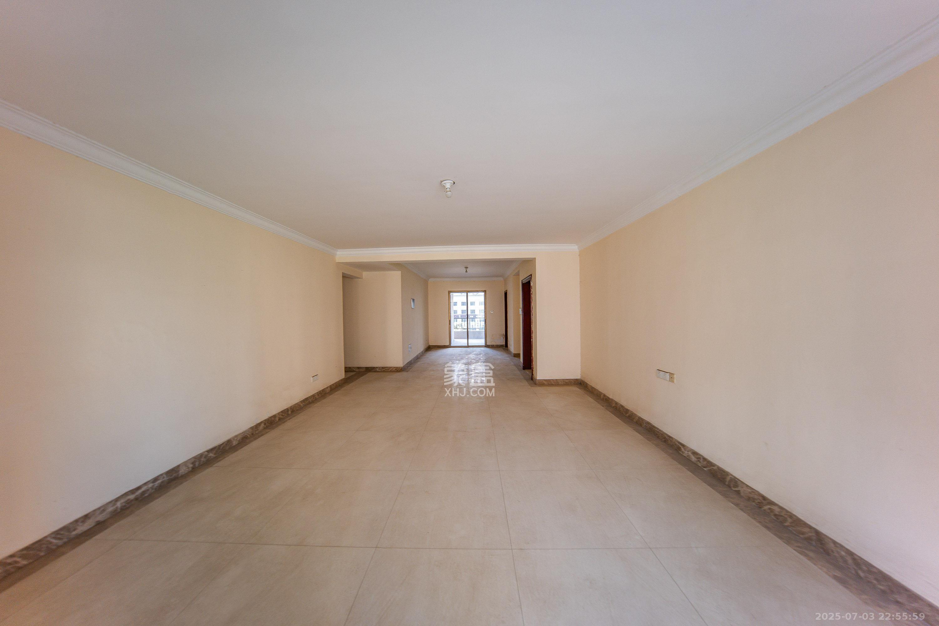 江山帝景雅典 5室2厅2卫 146.0万 江山帝景雅典 5室2厅2卫 146.0万客厅