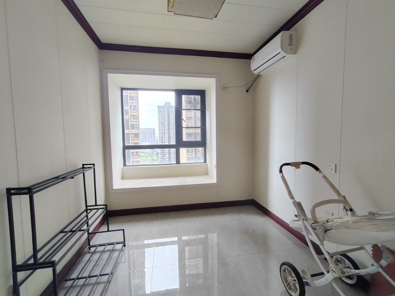 万达广场骏豪仕家(万达公馆) 4室2厅2卫 189.0万 万达广场骏豪仕家(万达公馆) 4室2厅2卫 189.0万室内图