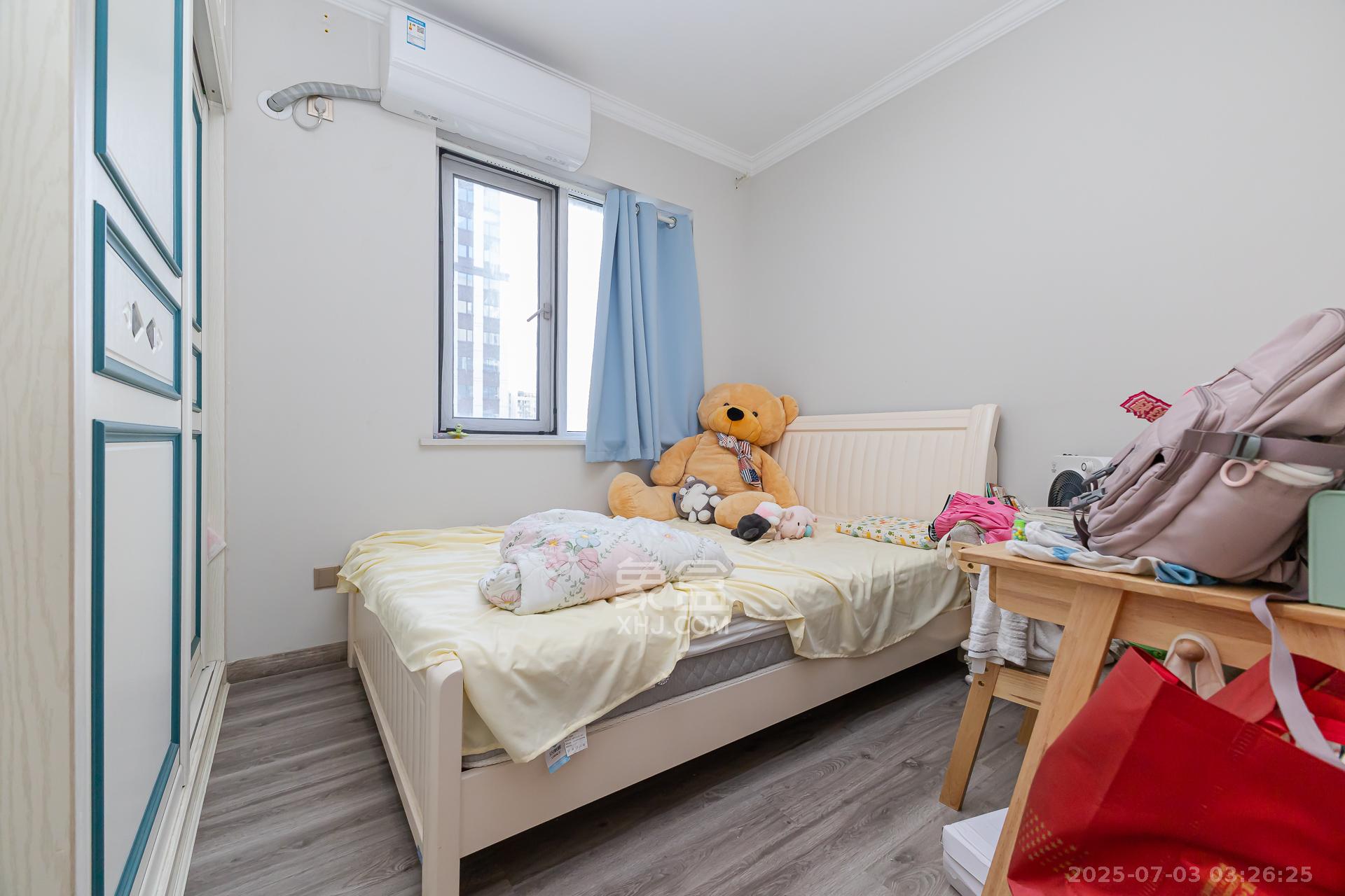 嘉宇银杉(嘉宇西苑) 3室2厅2卫 92.8万 嘉宇银杉(嘉宇西苑) 3室2厅2卫 92.8万卧室