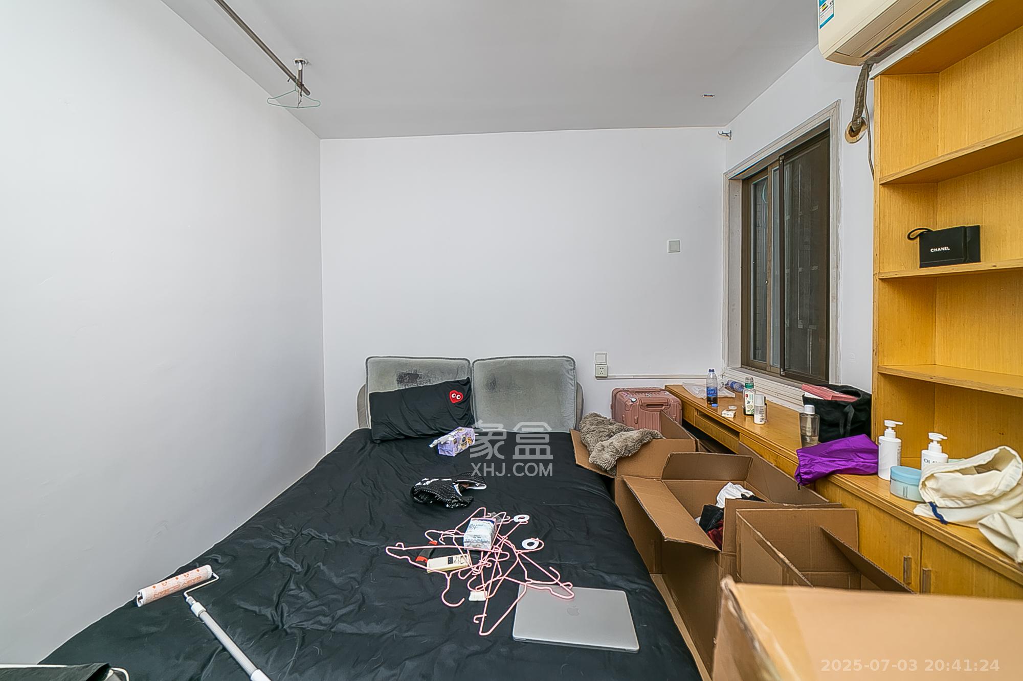 层上观邸  3室2厅2卫    89.0万 层上观邸  3室2厅2卫    89.0万卧室