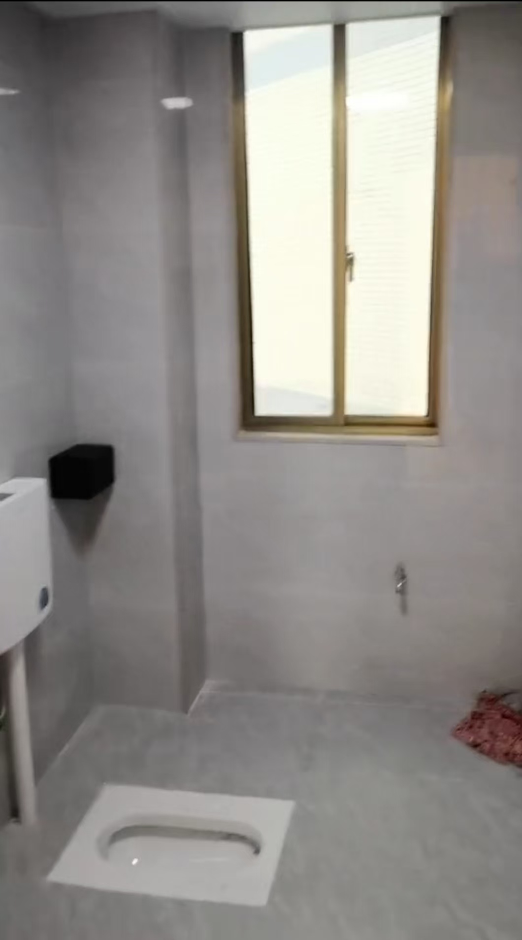 峰景国际 3室2厅2卫 2400.0元/月 峰景国际 3室2厅2卫 2400.0元/月室内图