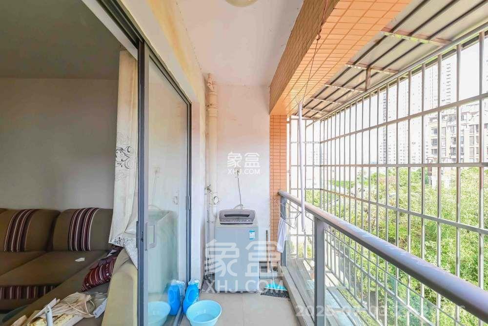 中城丽景香山园  1室2厅1卫   2200.00元/月室内图
