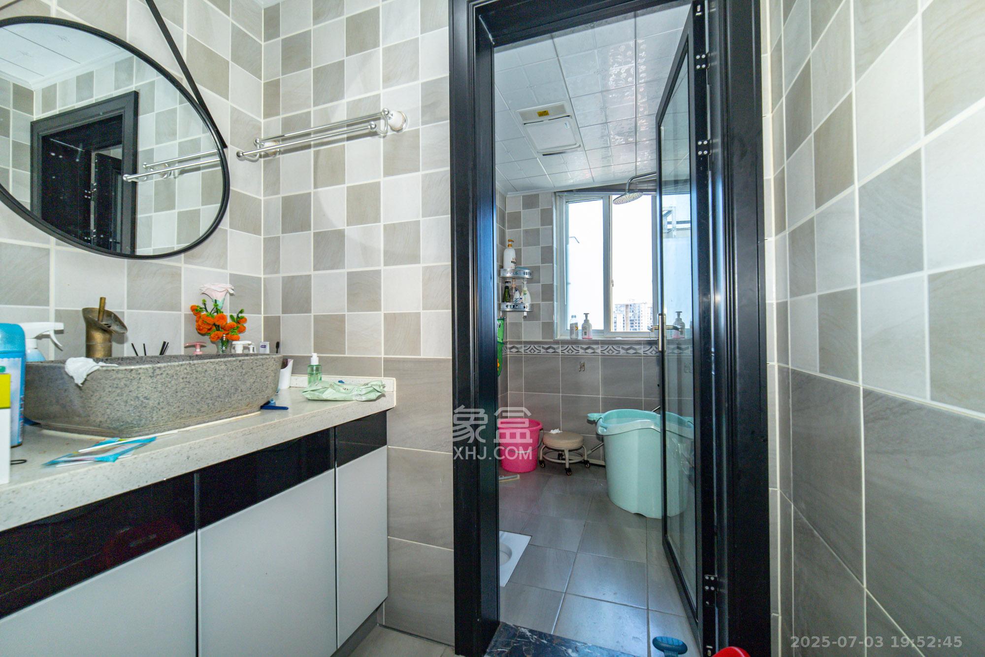 筑梦园 4室2厅2卫 120.0万 筑梦园 4室2厅2卫 120.0万卫生间