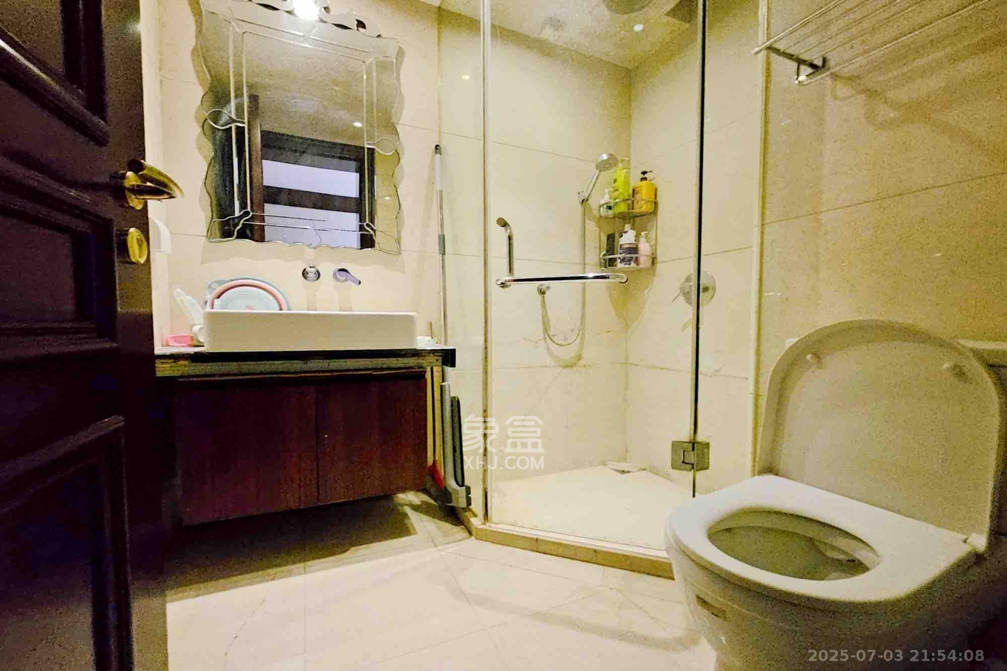 运达中央广场一、二期 4室2厅3卫 12000.0元/月 运达中央广场一、二期 4室2厅3卫 12000.0元/月室内图