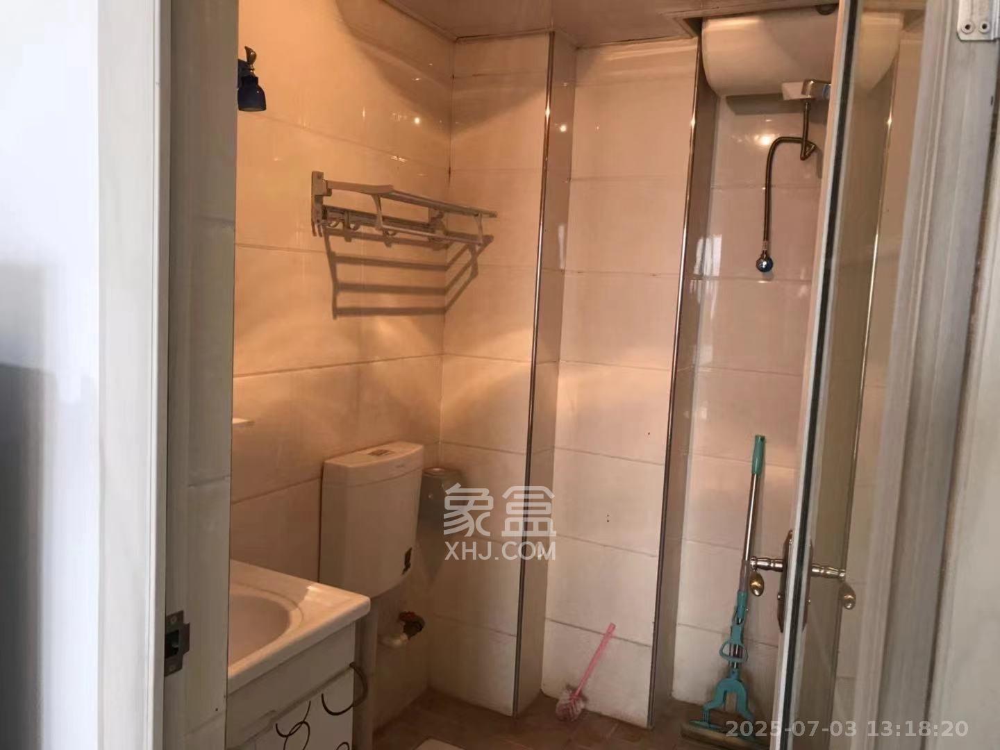 鑫远微中心  1室1厅1卫   1300.00元/月室内图