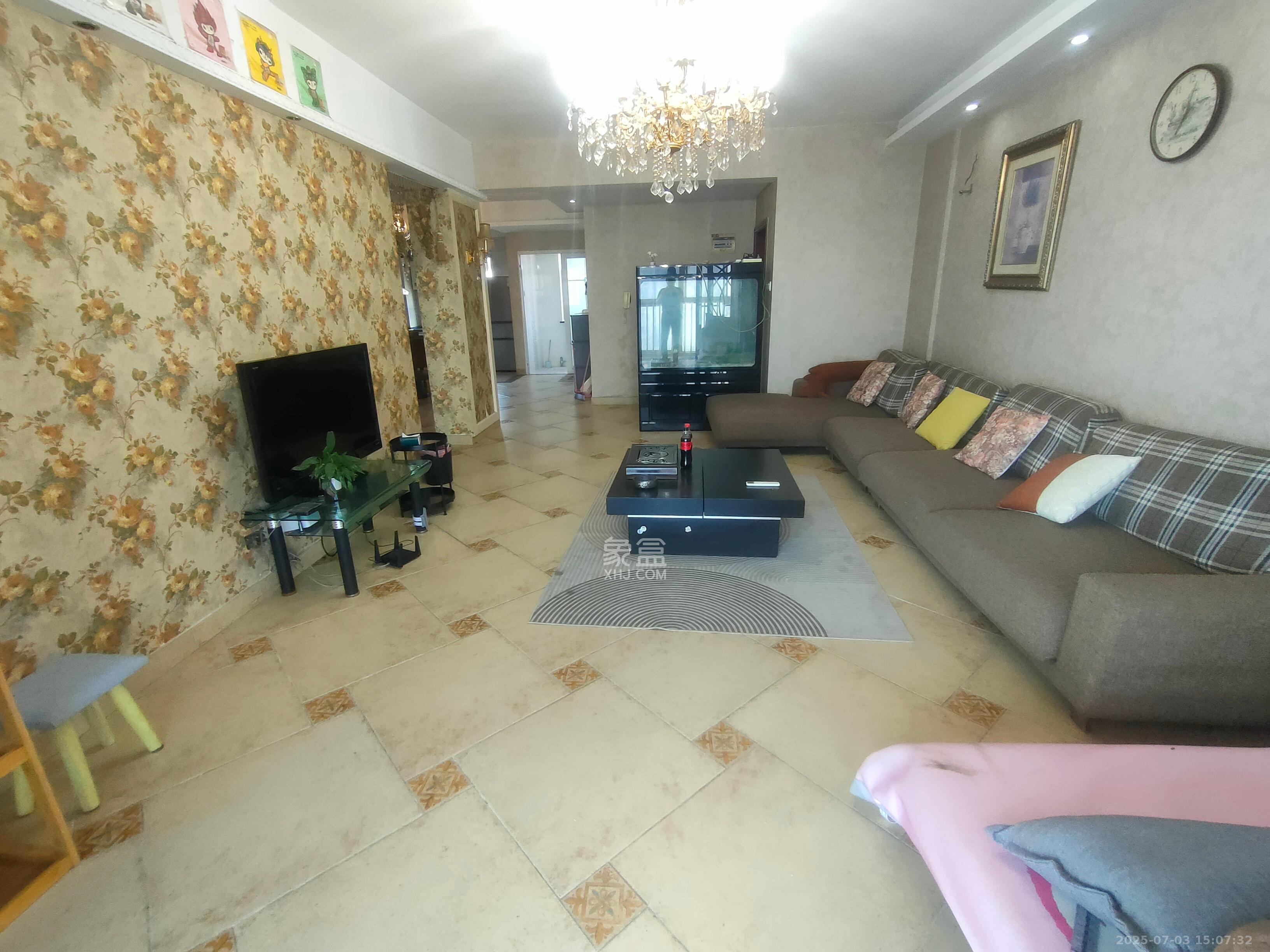 鸿景雅苑 3室2厅2卫 3600.0元/月 鸿景雅苑 3室2厅2卫 3600.0元/月室内图