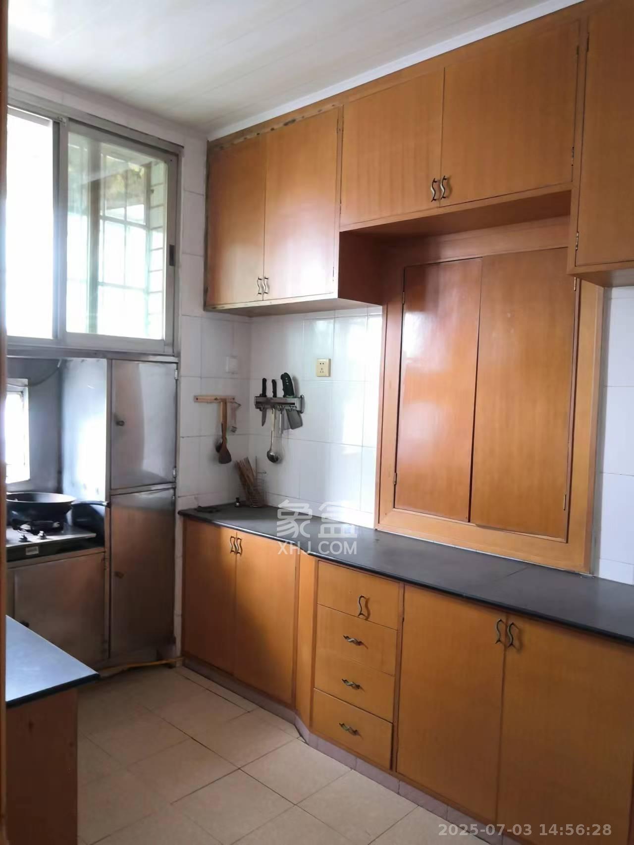 家馨园 3室1厅1卫 1000.0元/月 家馨园 3室1厅1卫 1000.0元/月室内图