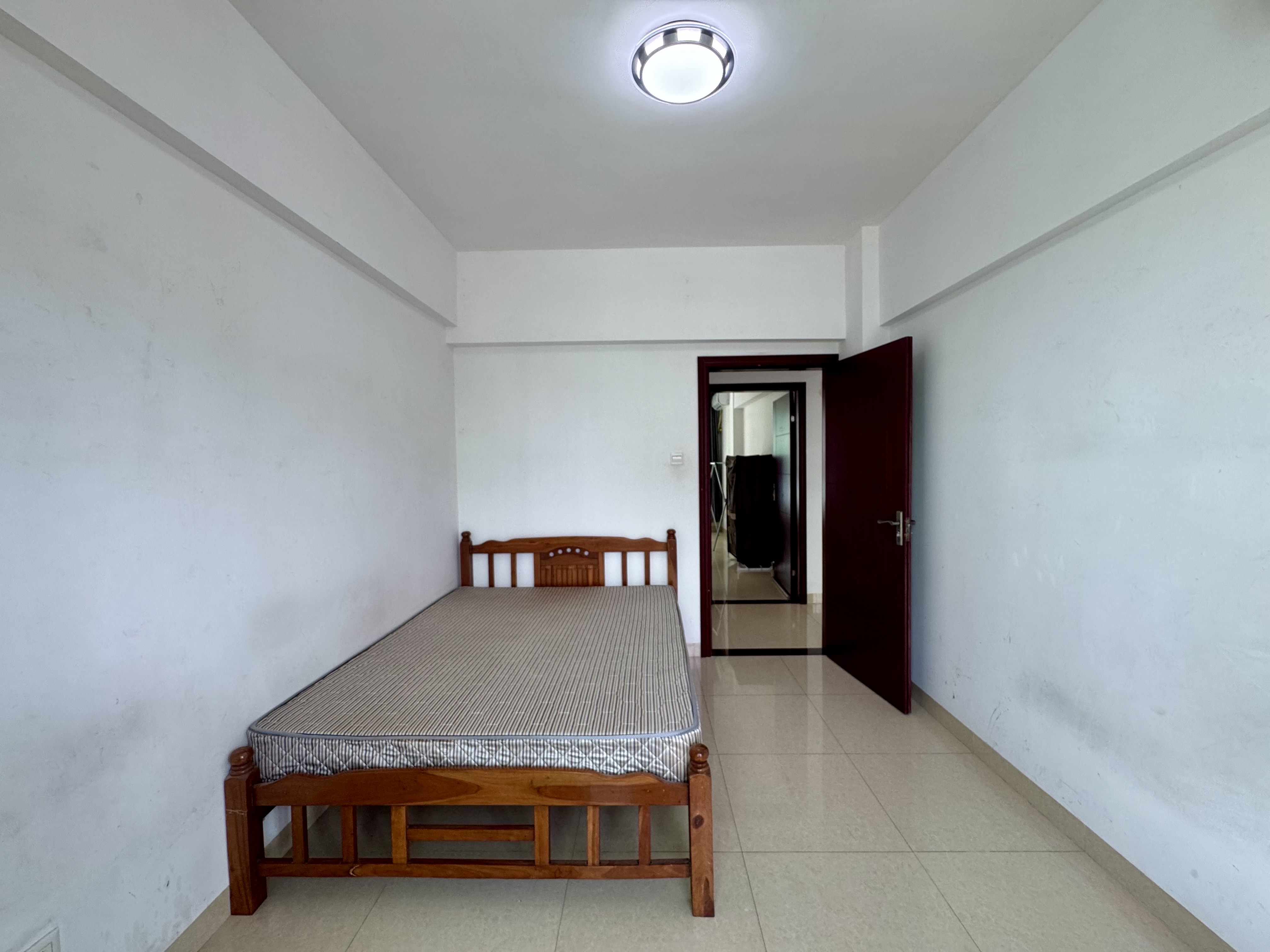 碧湖家园  3室2厅2卫    2700.0元/月 碧湖家园  3室2厅2卫    2700.0元/月室内图