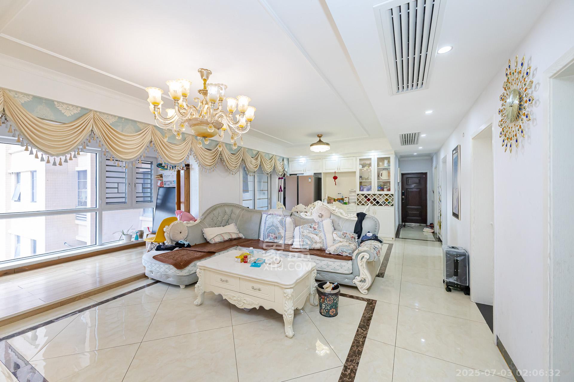 润和又一城 4室2厅2卫 125.0万 润和又一城 4室2厅2卫 125.0万客厅