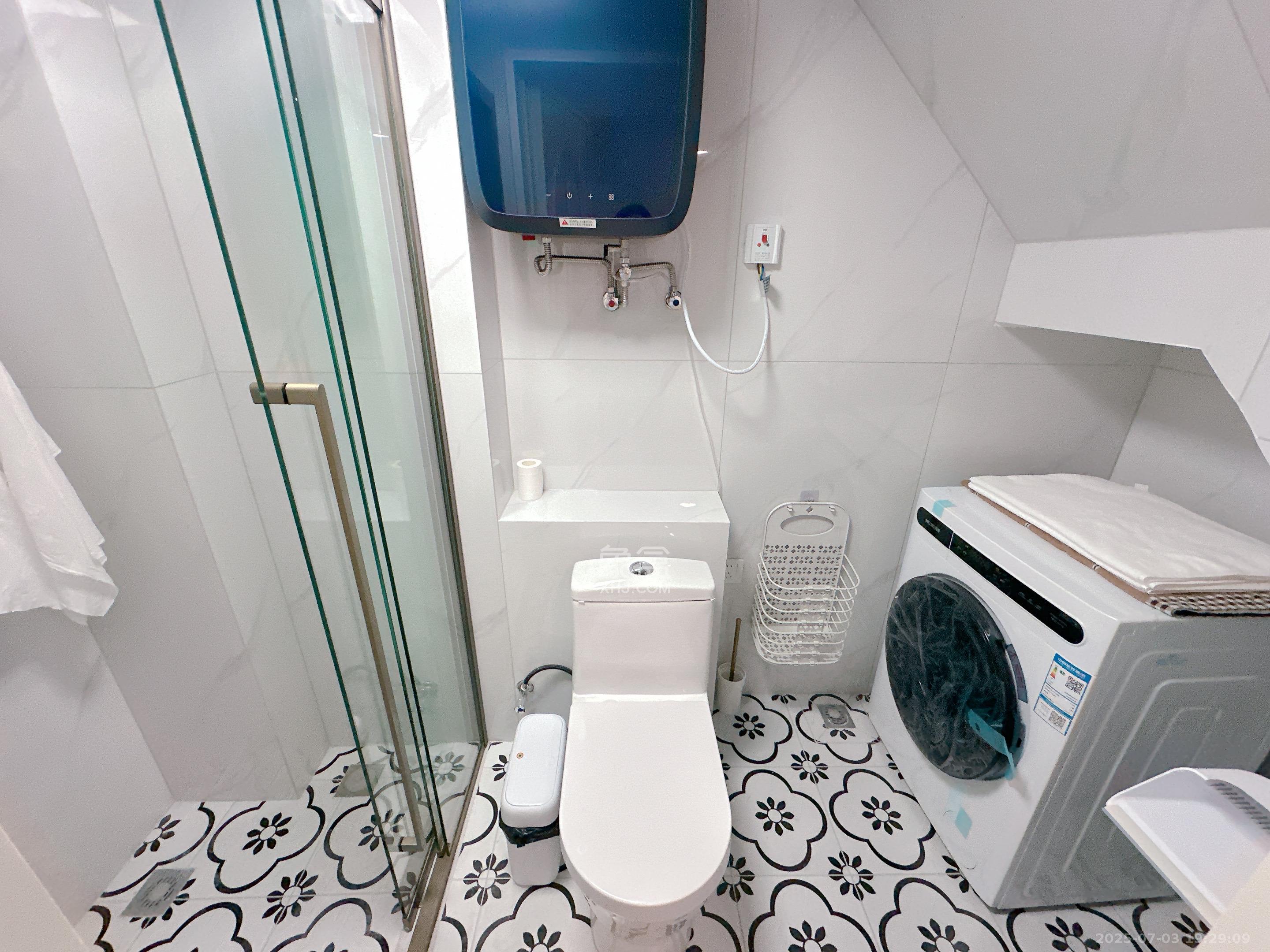 复地滨江金融中心 2室1厅1卫 3200.0元/月 复地滨江金融中心 2室1厅1卫 3200.0元/月室内图