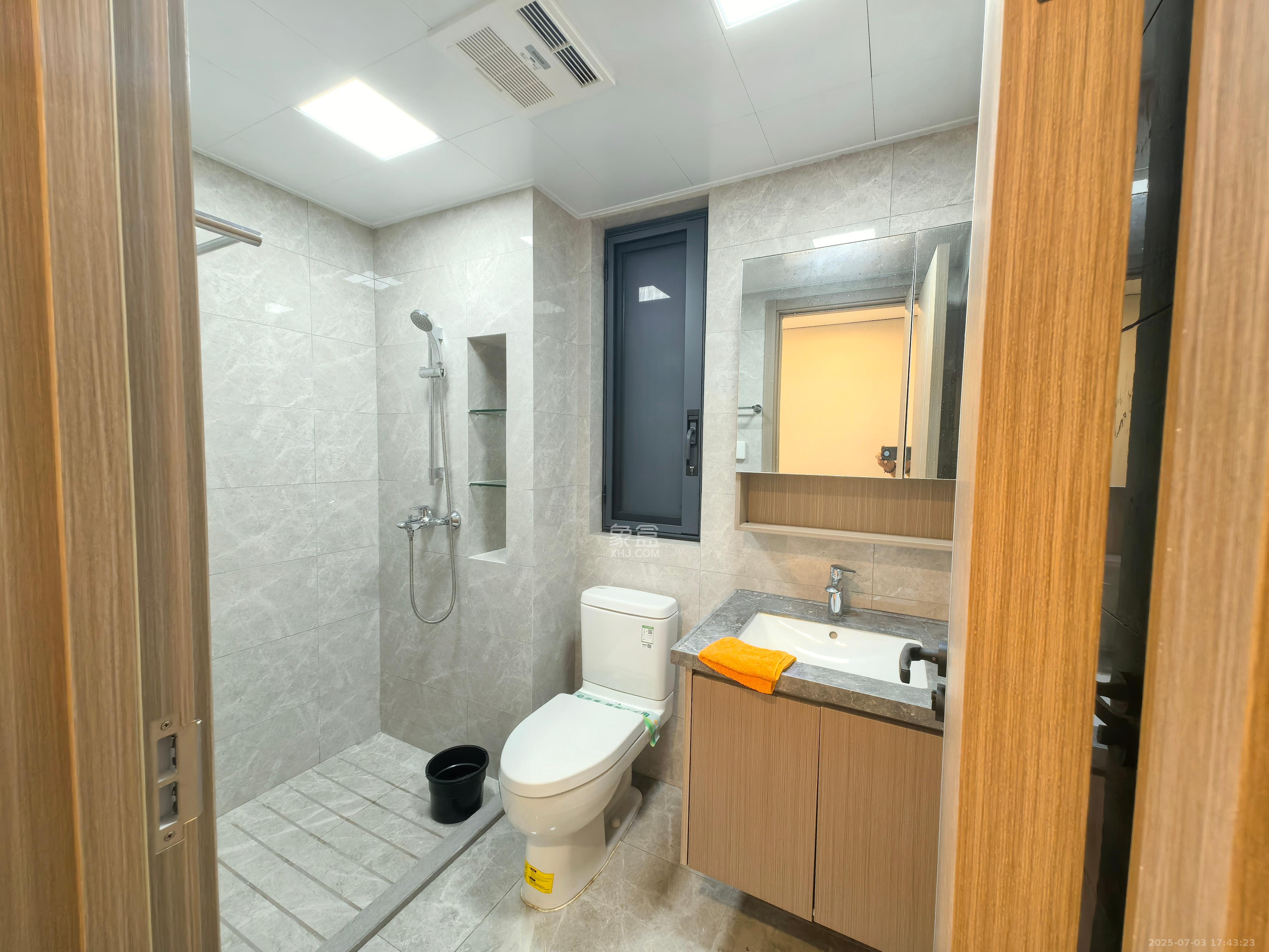 中海麓山境北区  3室2厅2卫   3500.00元/月室内图
