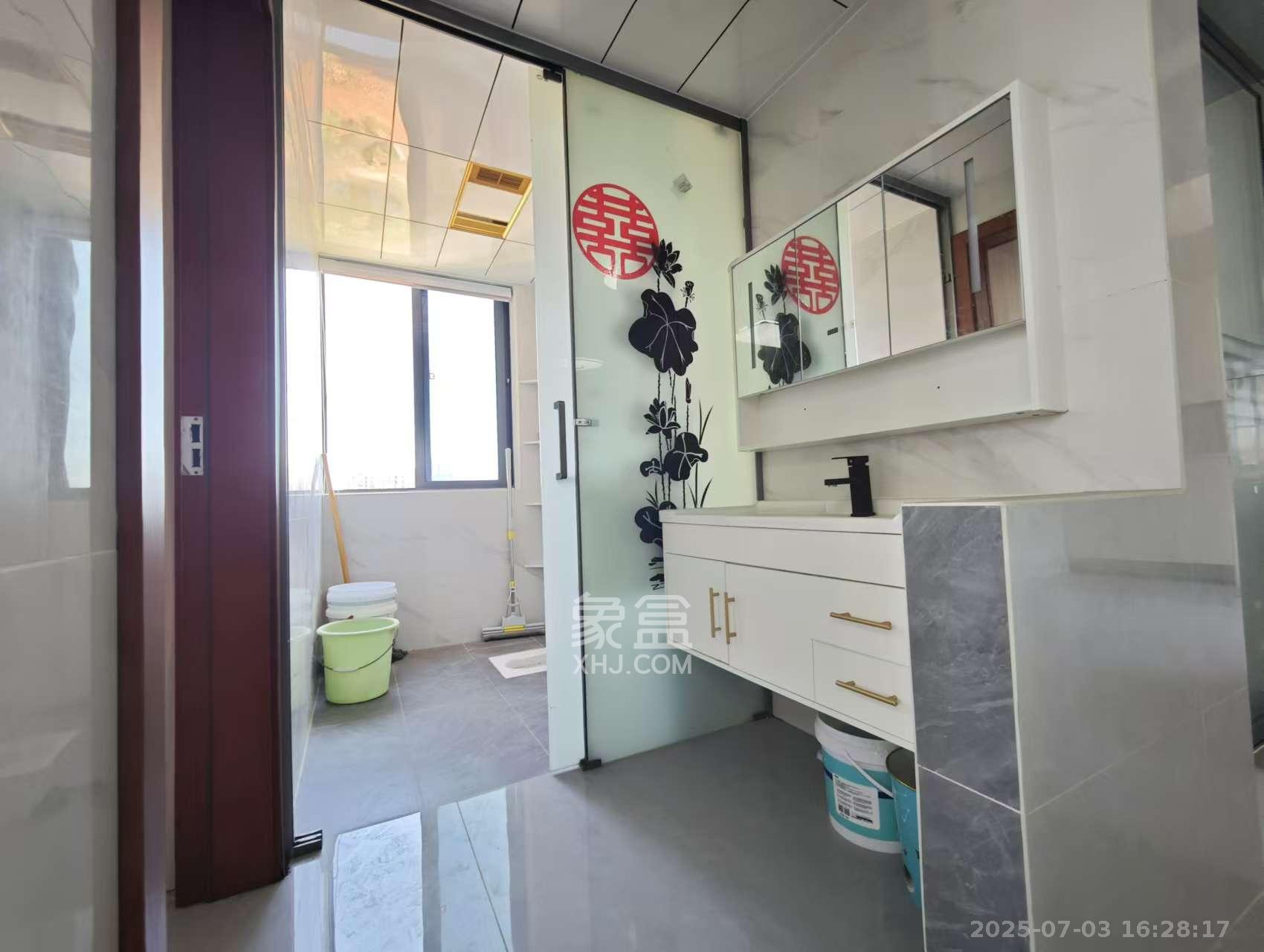 玺宇悦城国际 4室2厅2卫 69.8万 玺宇悦城国际 4室2厅2卫 69.8万客厅