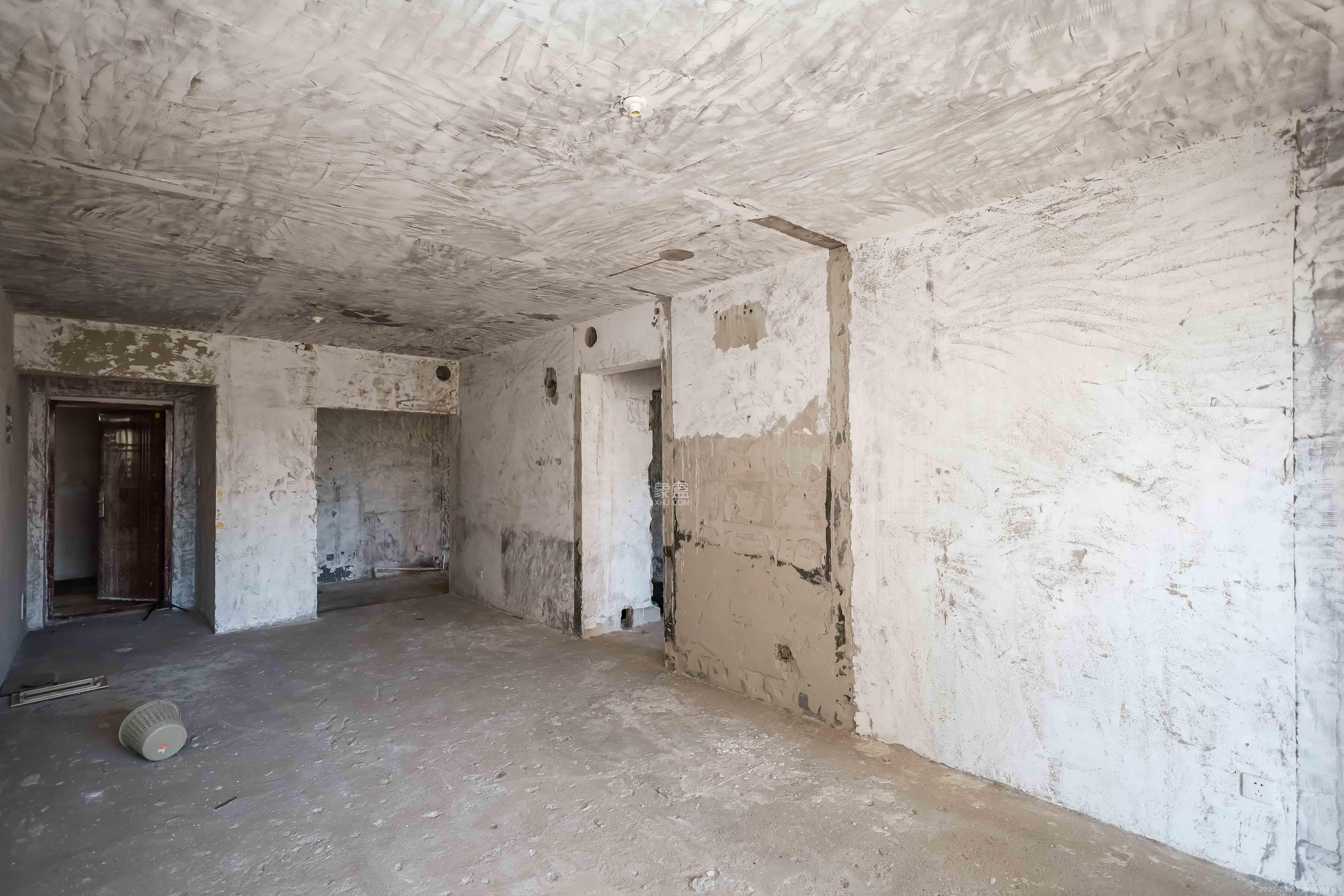 保利麓谷林语C区 3室2厅1卫 80.0万 保利麓谷林语C区 3室2厅1卫 80.0万客厅