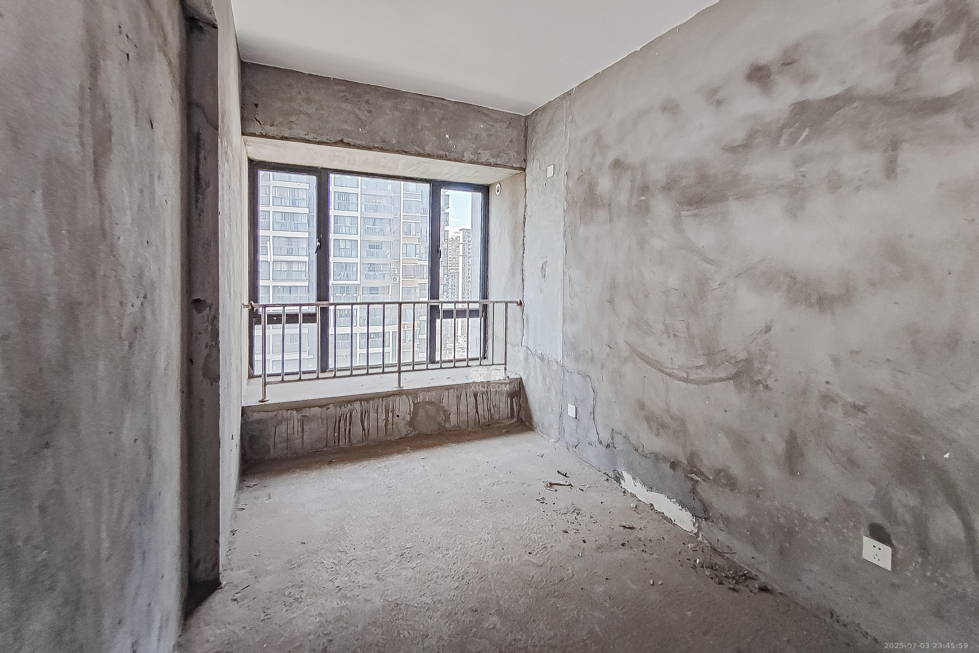 蓝山郡 4室2厅2卫 108.0万 蓝山郡 4室2厅2卫 108.0万卧室