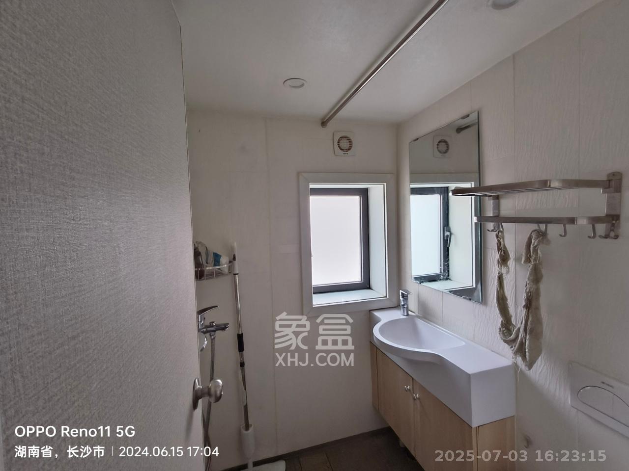 卓越浅水湾  2室1厅1卫   2200.00元/月室内图