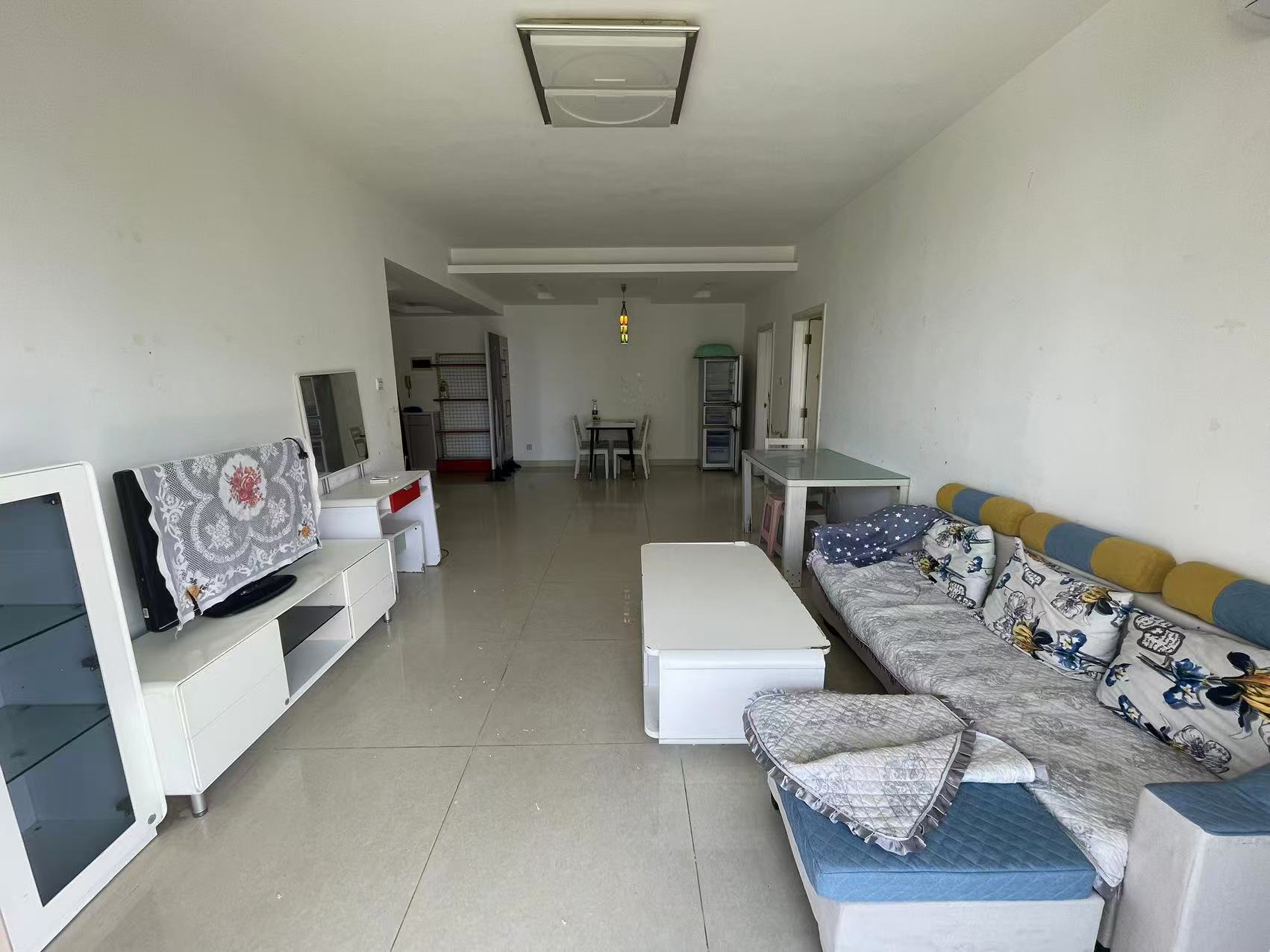 海天逸舍 2室2厅2卫 2500.0元/月 海天逸舍 2室2厅2卫 2500.0元/月室内图