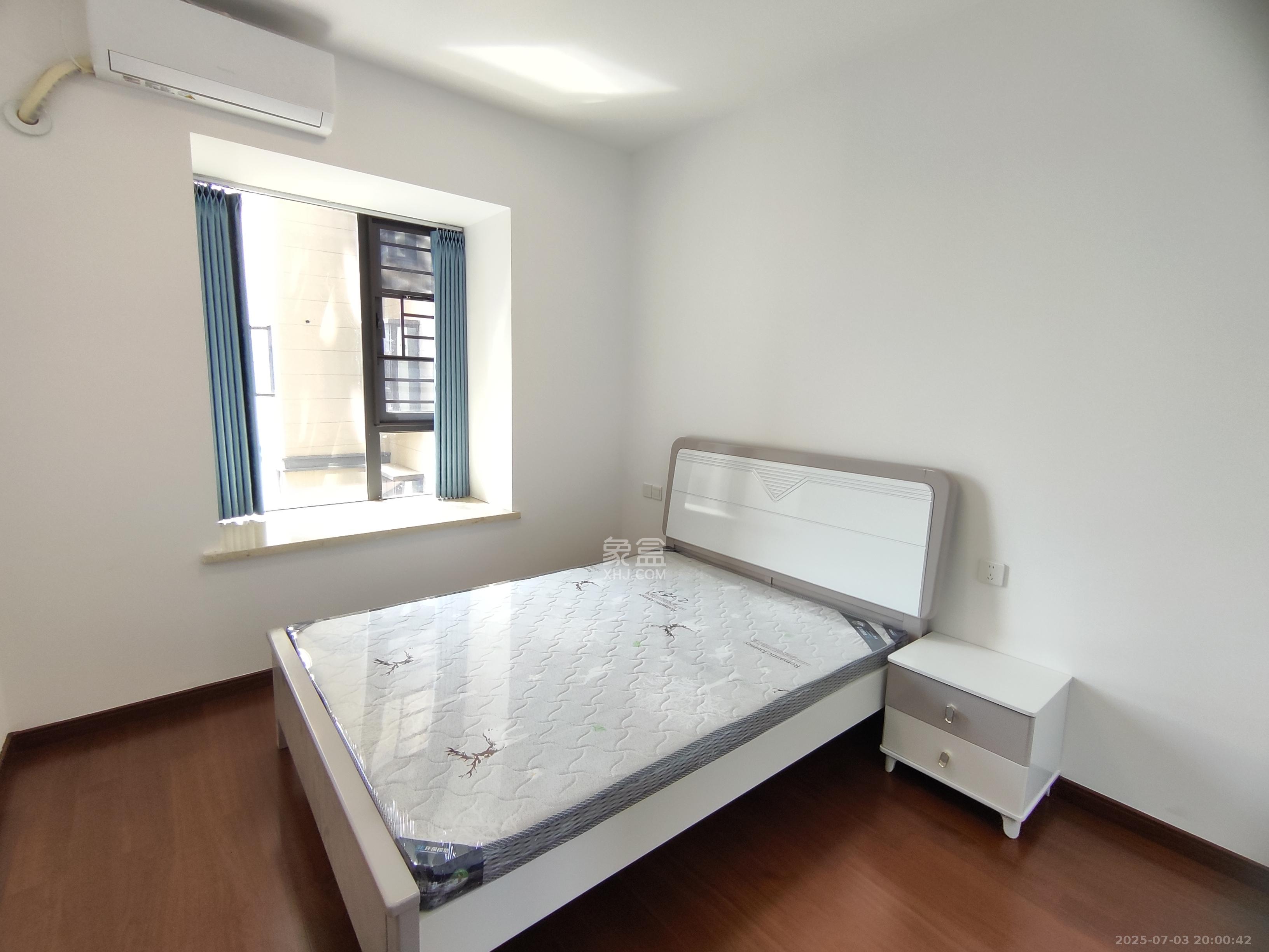 万润滨江天著  4室2厅2卫    3500.0元/月室内图