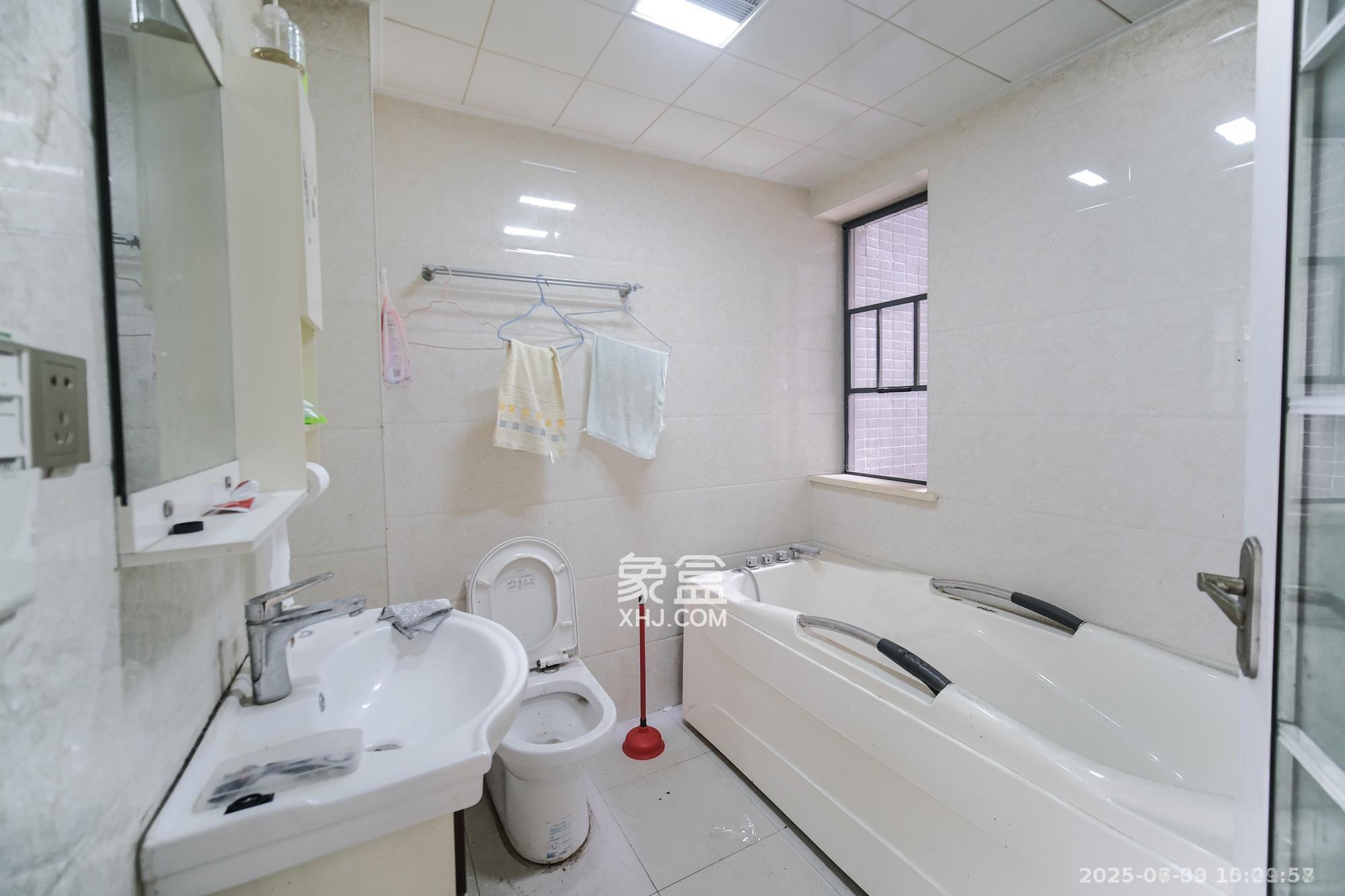 丰源国际  3室2厅2卫   2300.00元/月室内图
