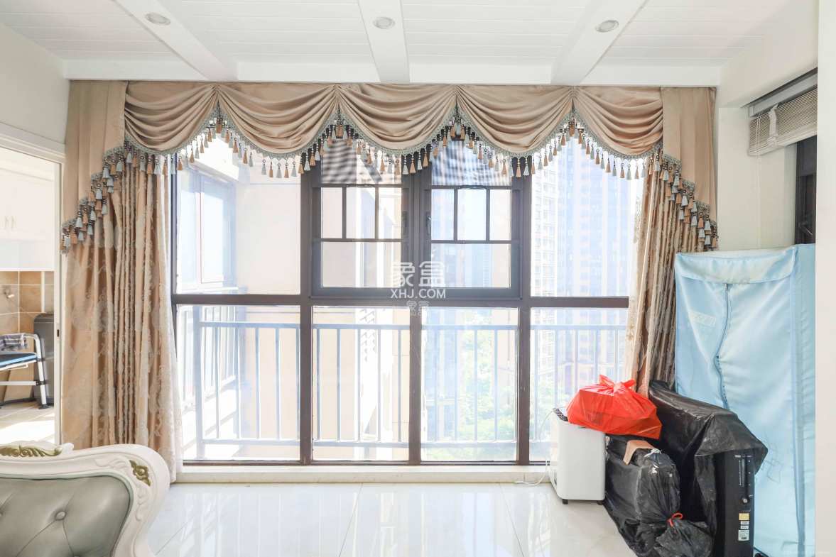 和泓梅溪四季  4室2厅2卫    180.0万 和泓梅溪四季  4室2厅2卫    180.0万阳台