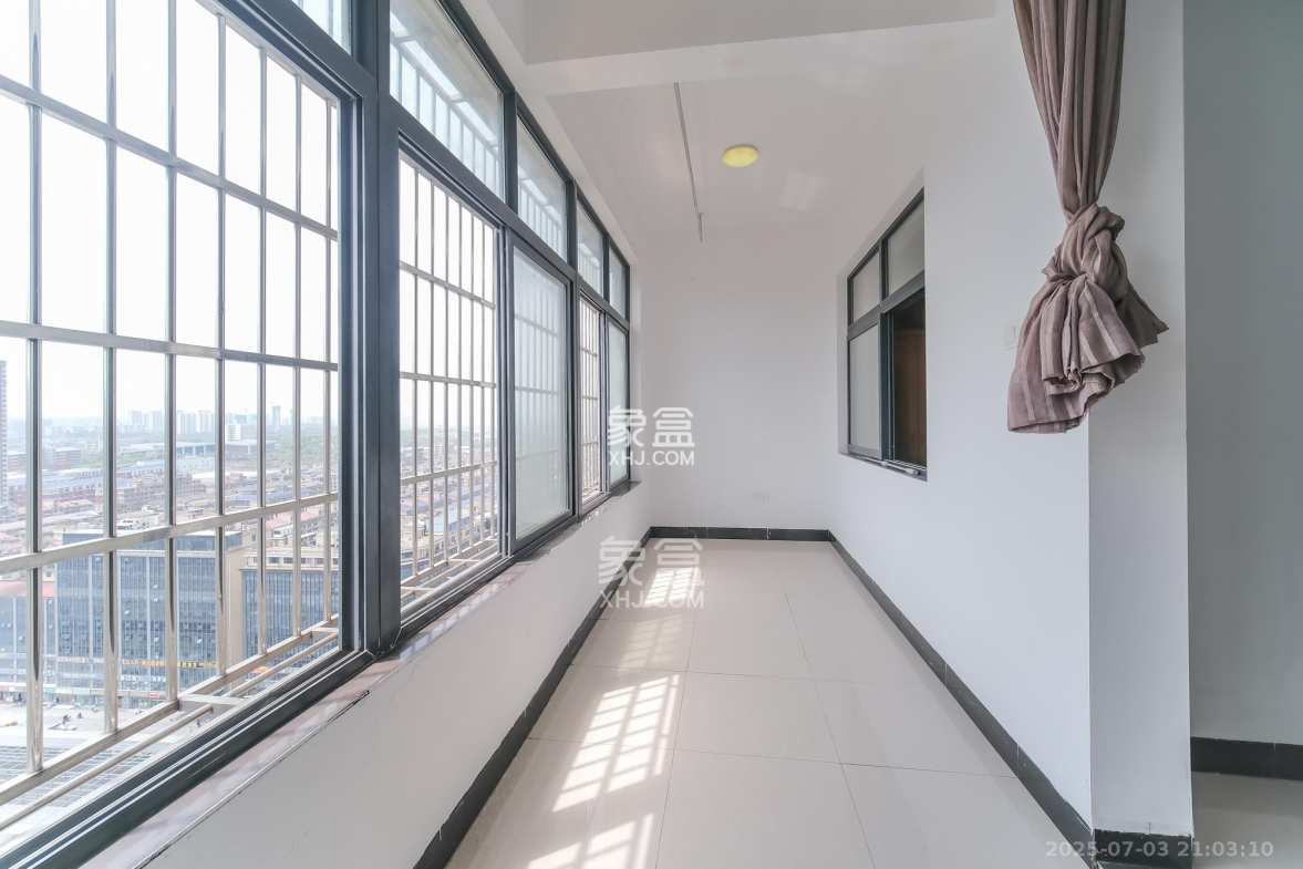 红树湾 2室2厅1卫 43.8万 红树湾 2室2厅1卫 43.8万阳台